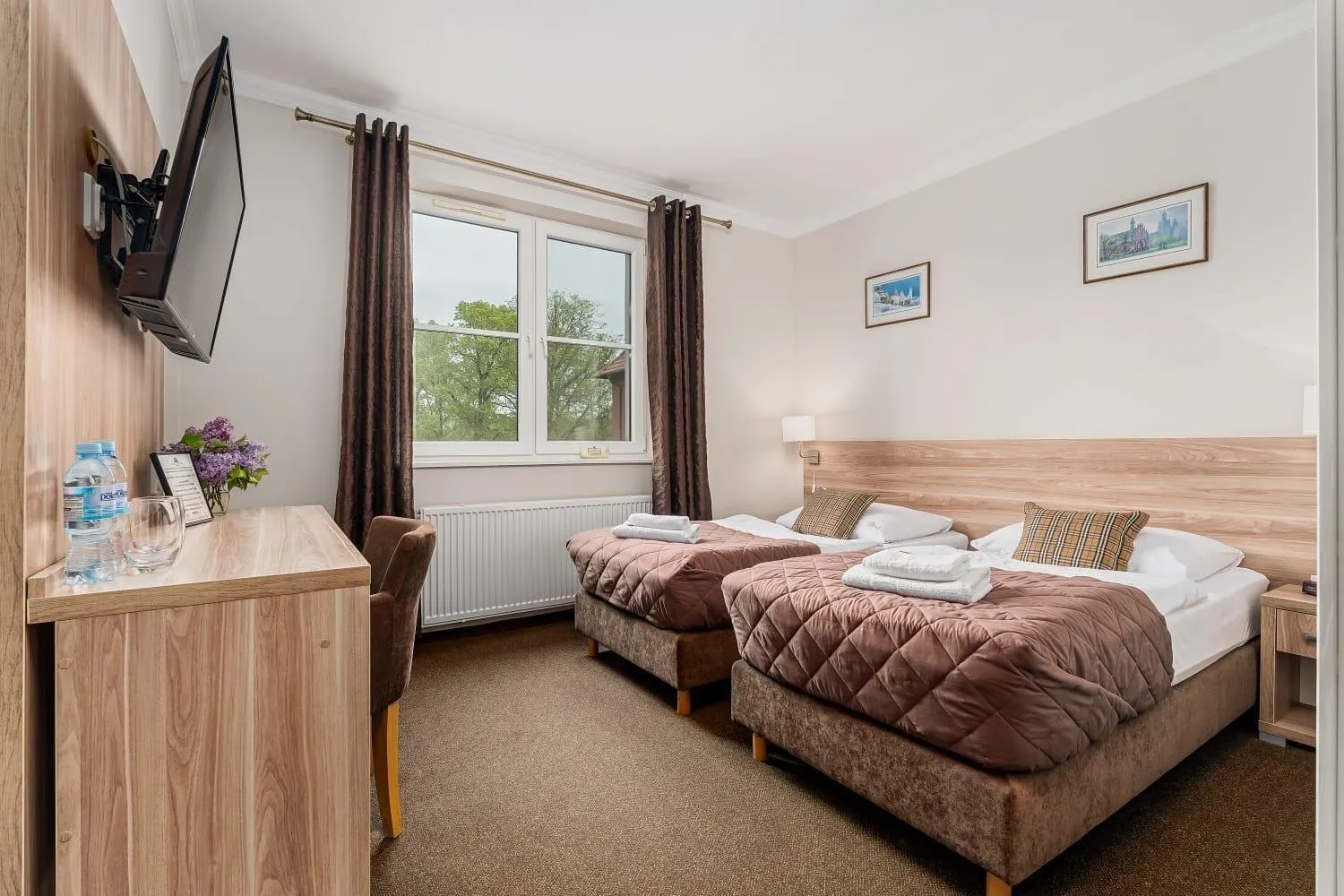 Bed in Pałac nad Jeziorem