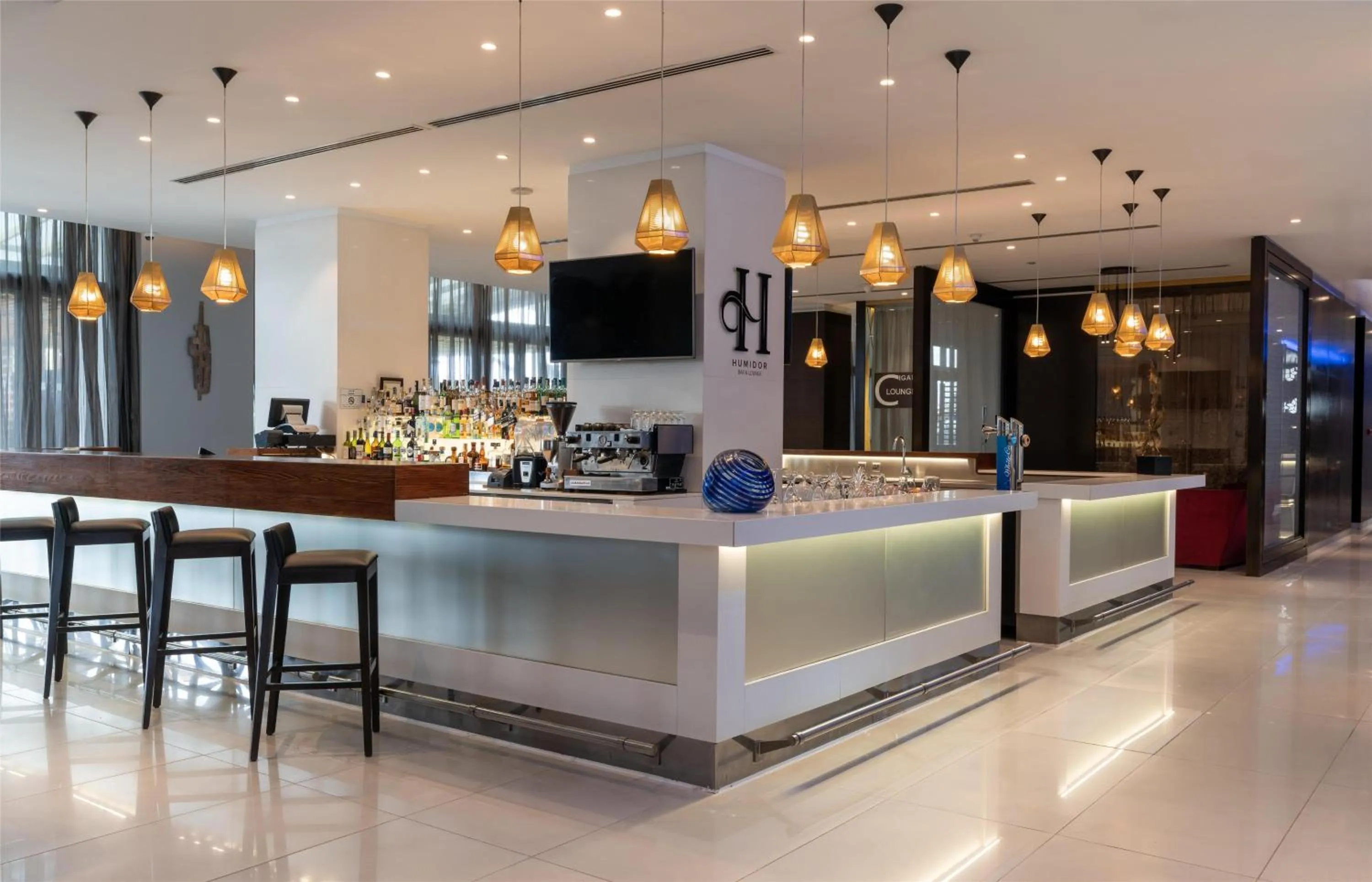 Lounge or bar in Radisson Blu Hotel, Nairobi Upper Hill