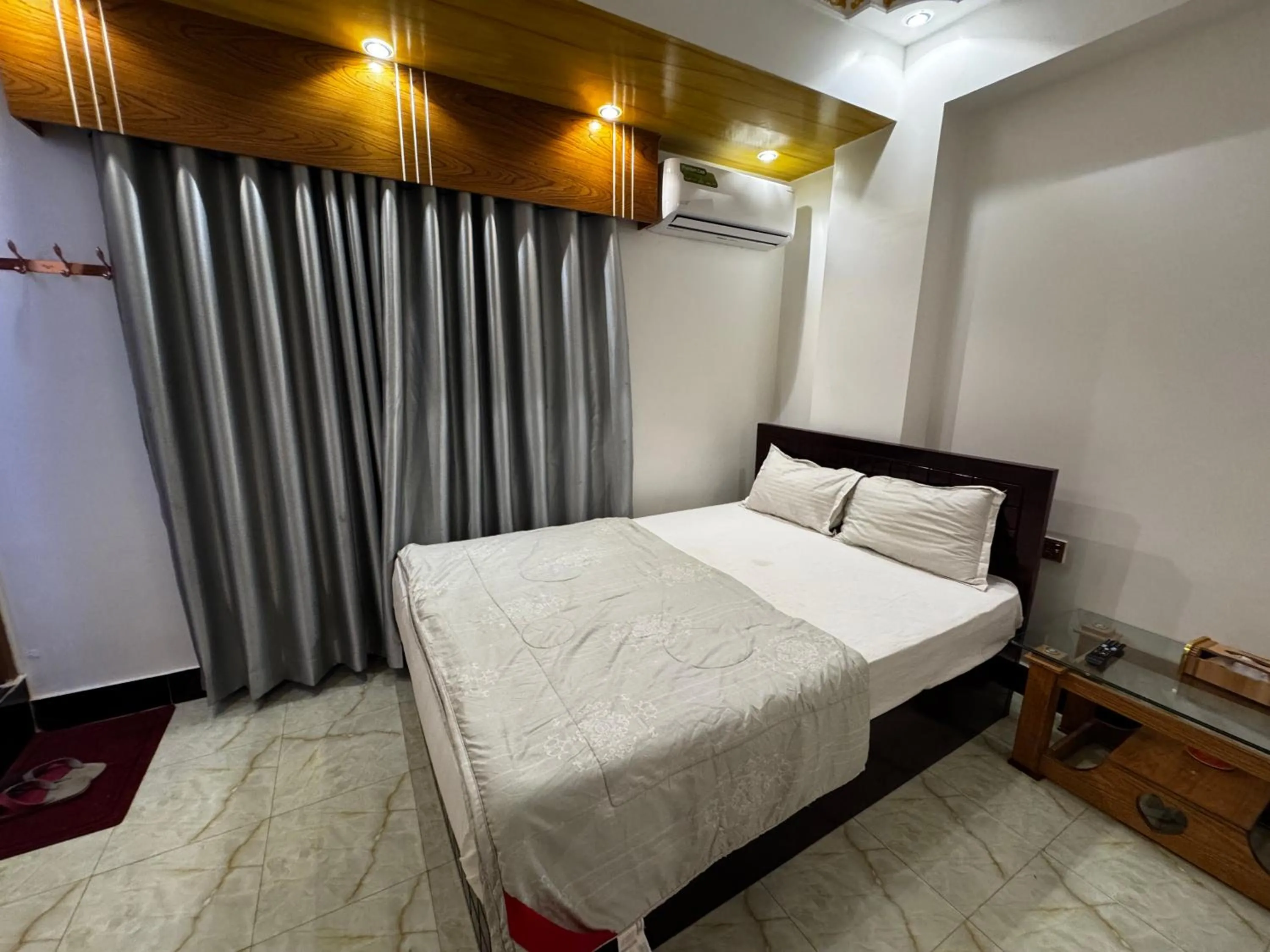 Bed in Hotel Star Plus Uttora