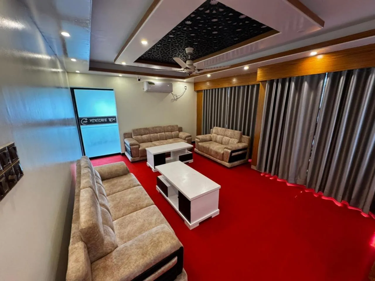 Seating area in Hotel Star Plus Uttora