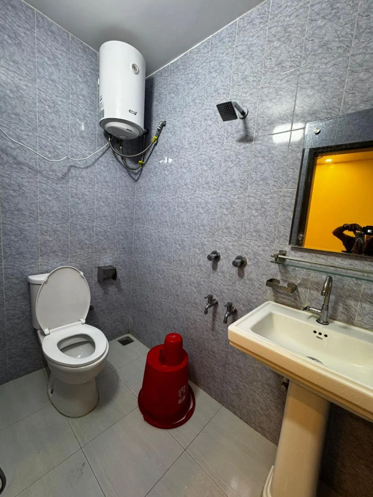 Toilet in Hotel Star Plus Uttora