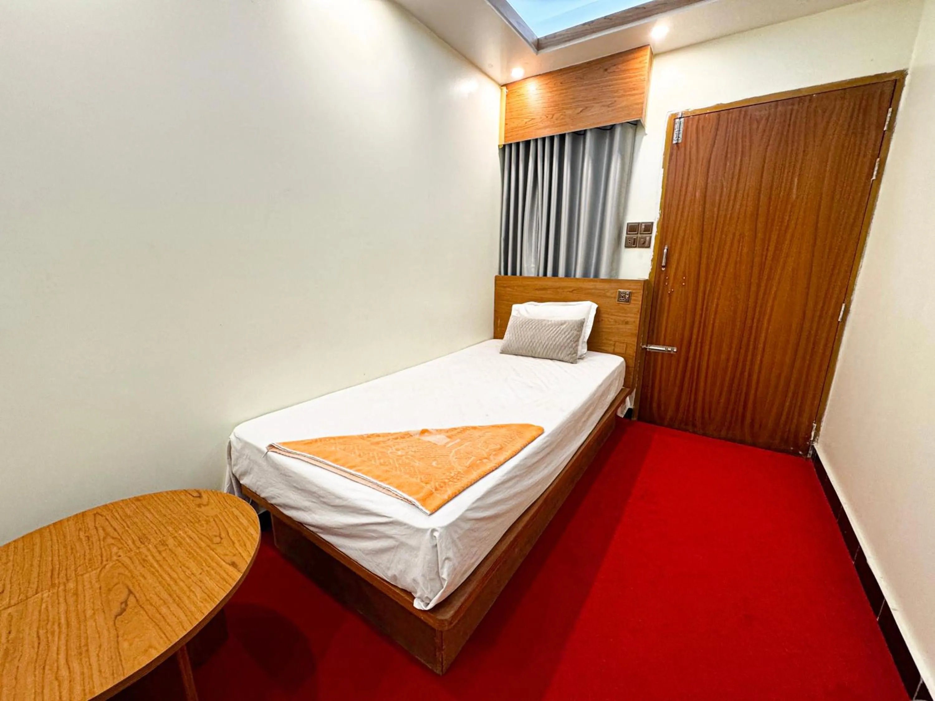 Bed in Hotel Star Plus Uttora