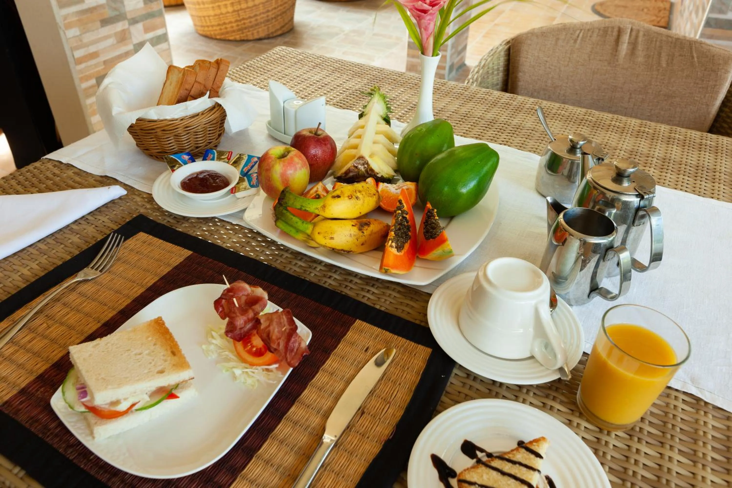 American breakfast in Chez Bea Luxury Villa