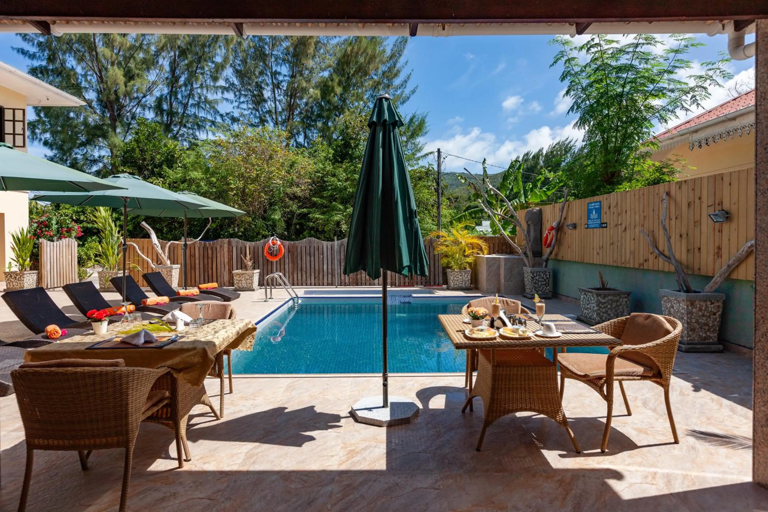 Swimming pool in Chez Bea Luxury Villa