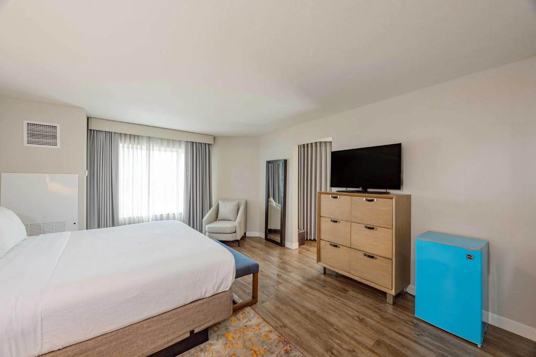 Photo of the whole room, Bed in Hotel Indigo Austin Downtown - University by IHG