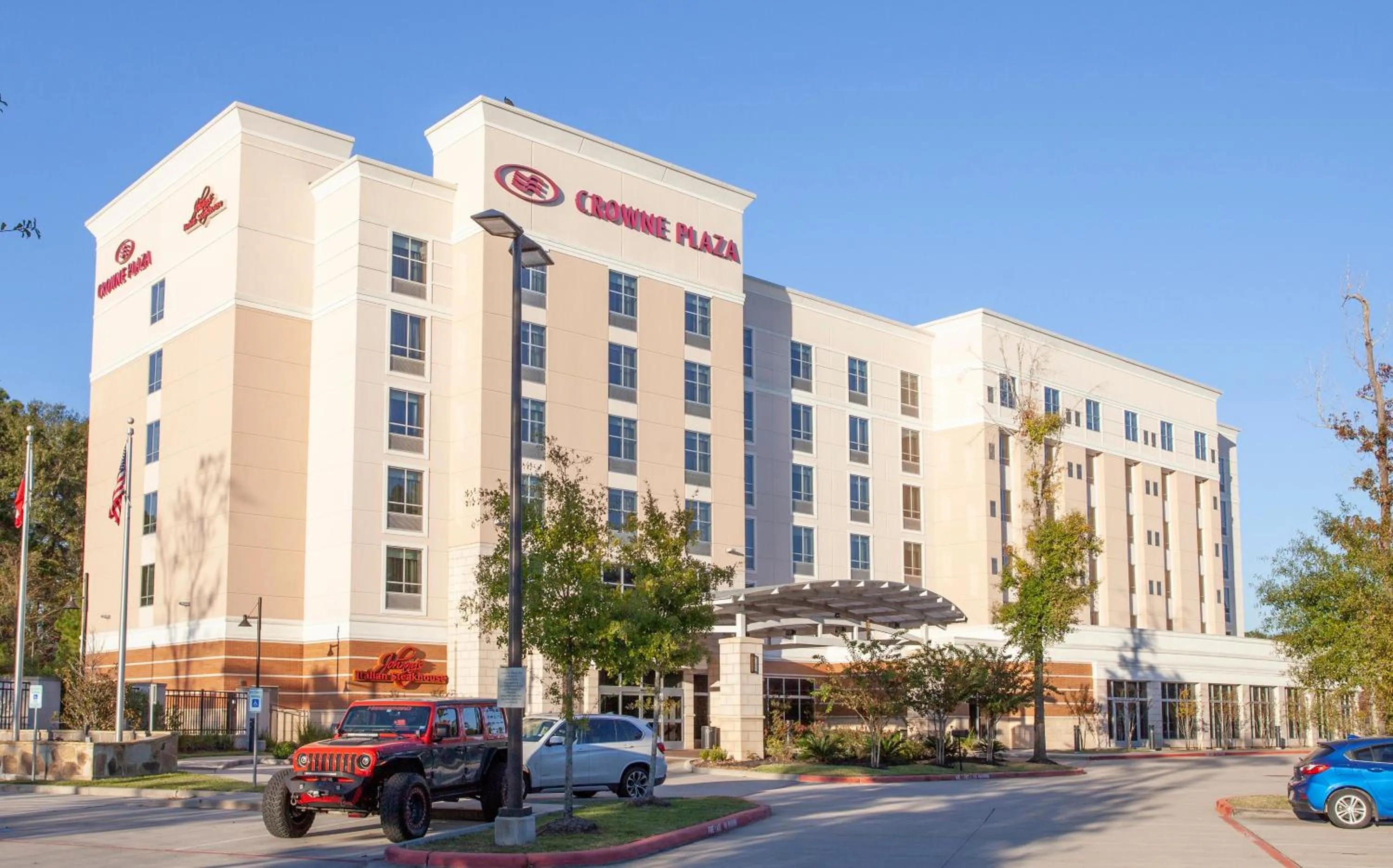 Property building in Crowne Plaza SHENANDOAH - WOODLANDS AREA by IHG