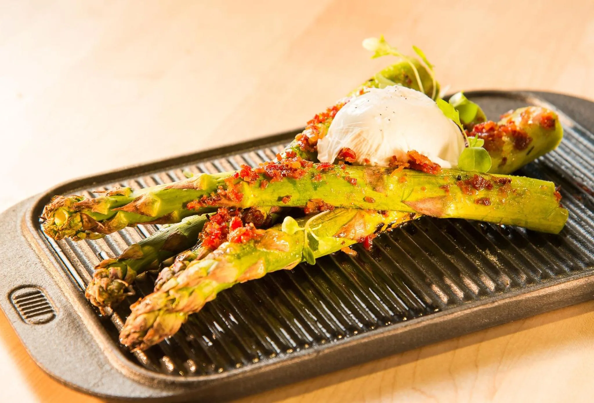 Restaurant/places to eat in Hotel Indigo Traverse City by IHG