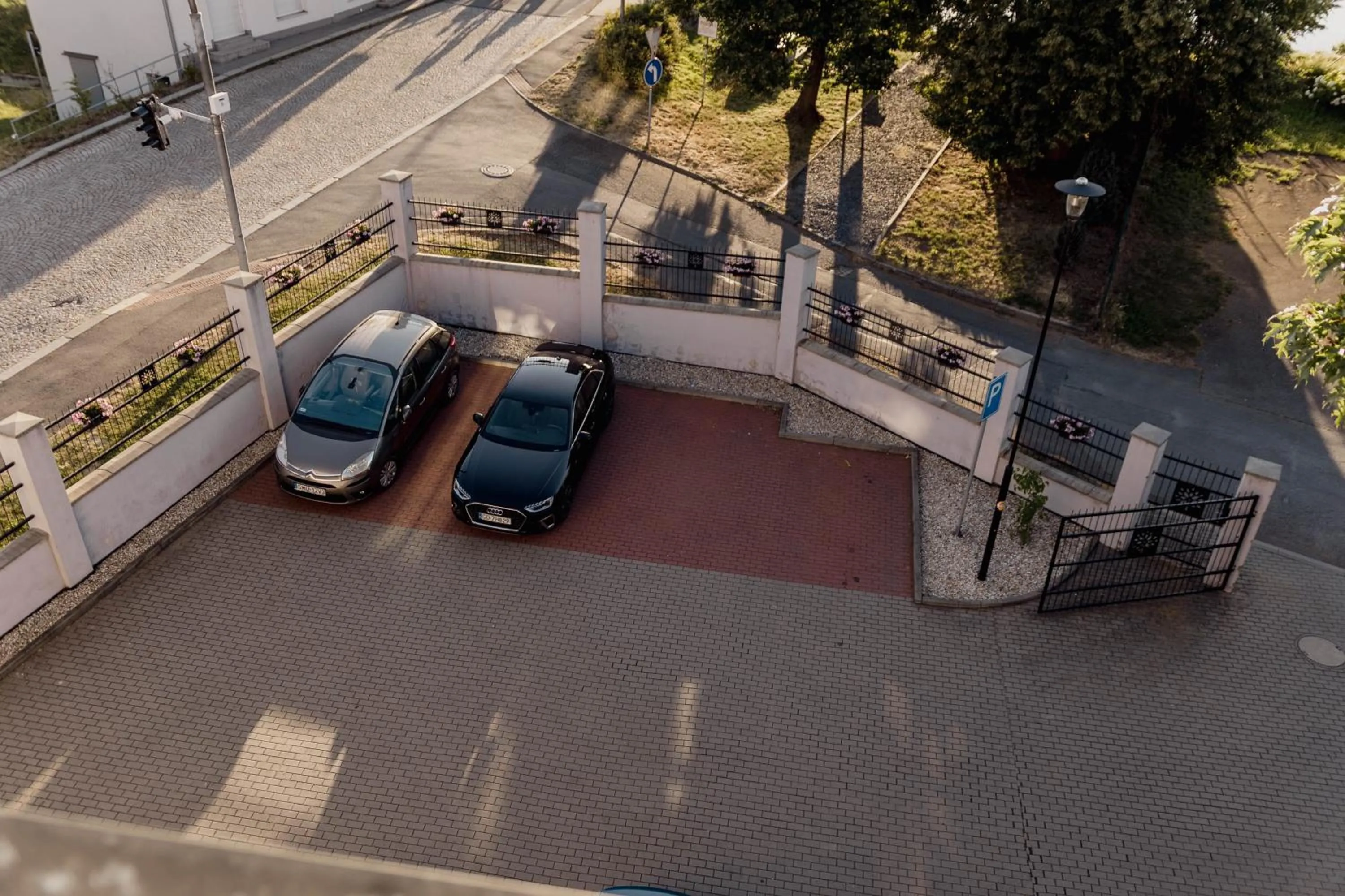 Parking in Hotel Pod Zeleným Dubem