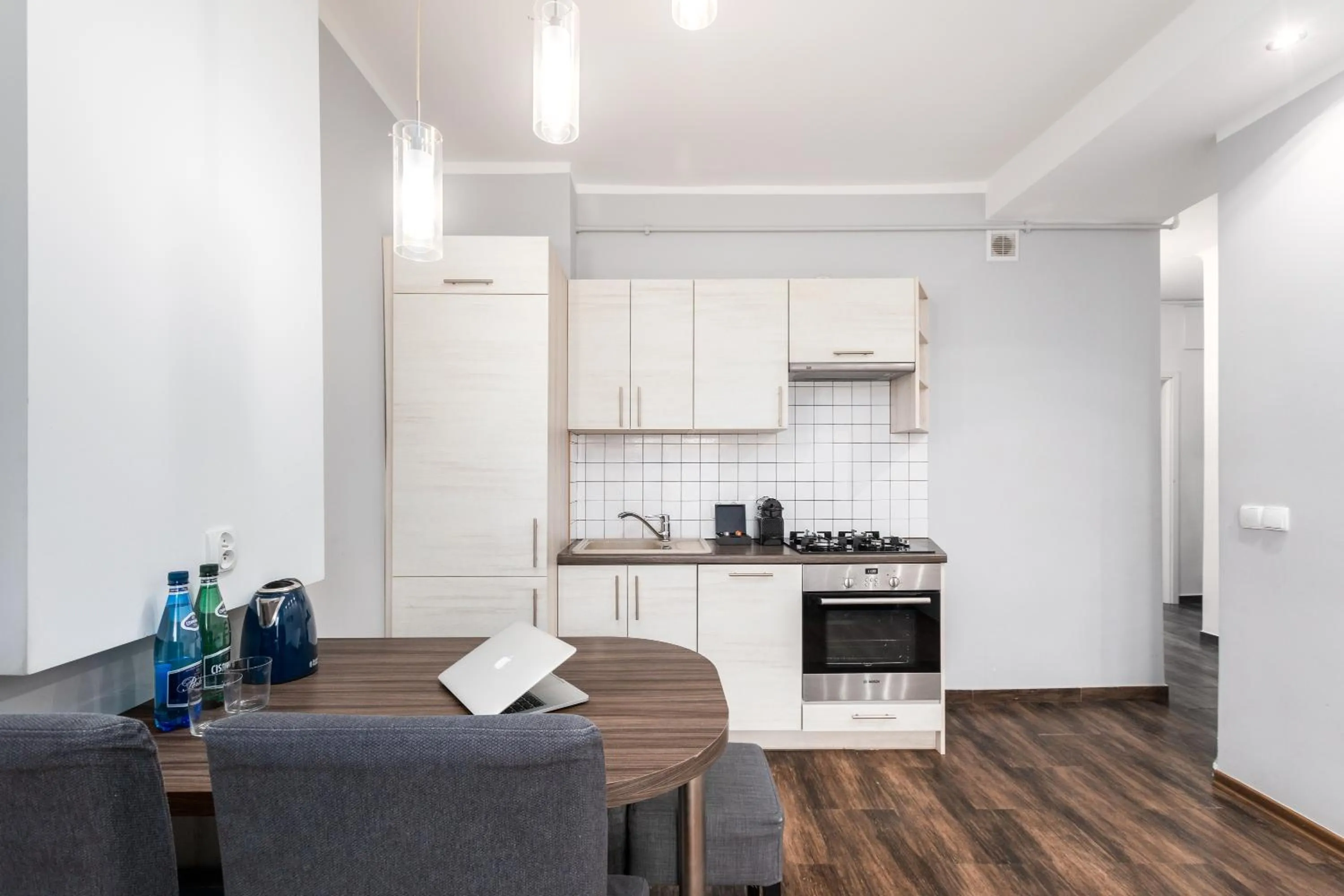 Kitchen or kitchenette in Apartament Chmielna by Your Freedom