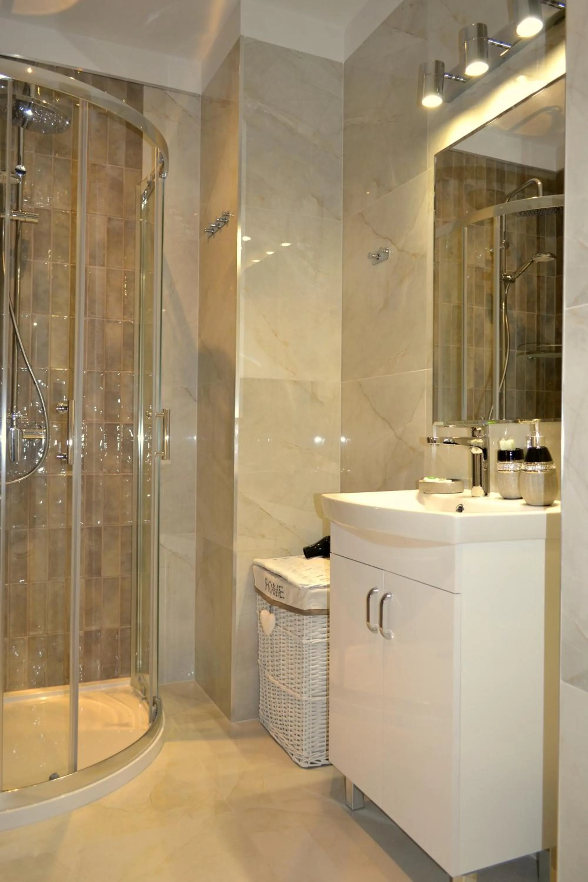 Shower in Hotel Piast