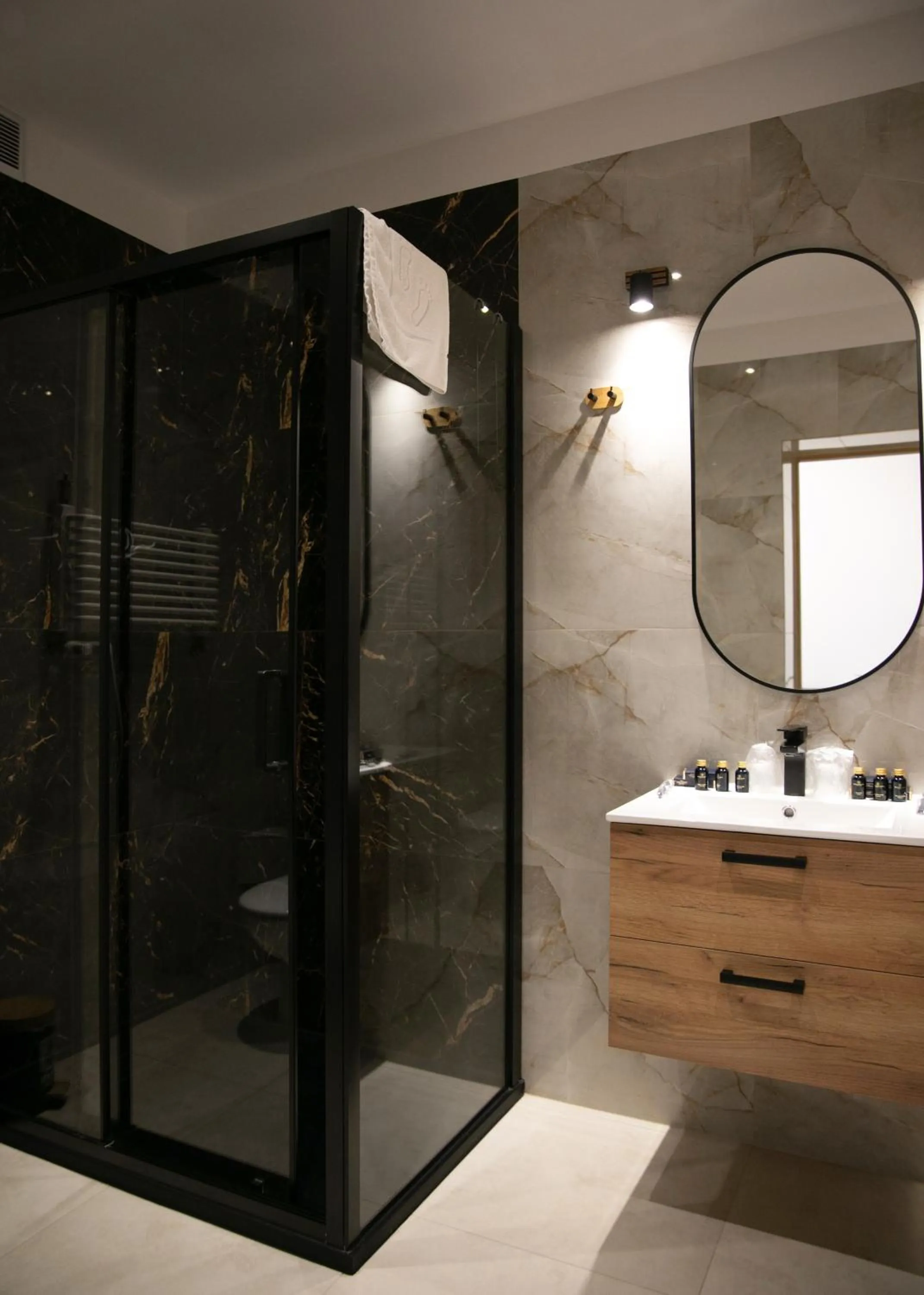 Shower in Hotel Piast