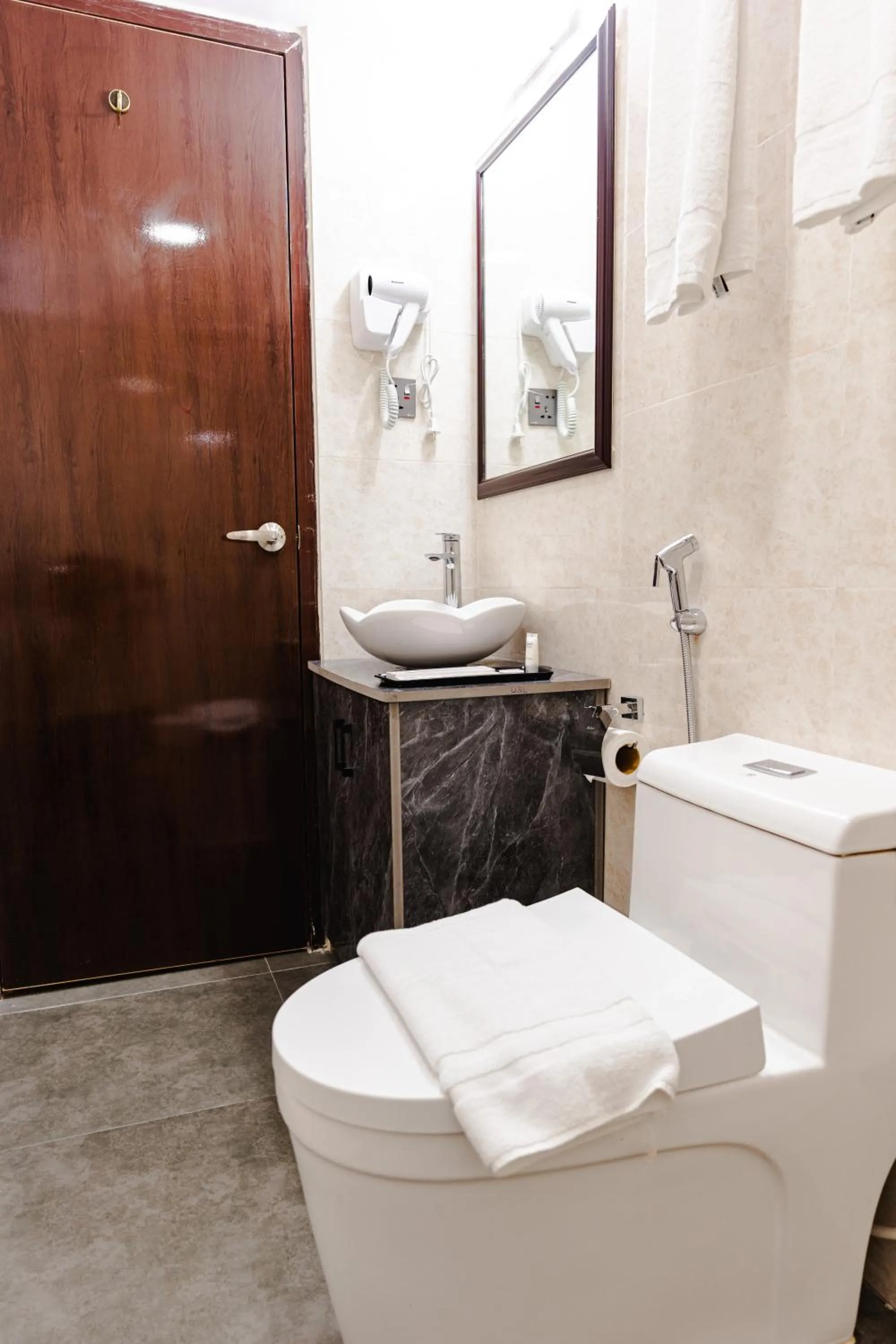 Toilet in Marco Polo Dhaka