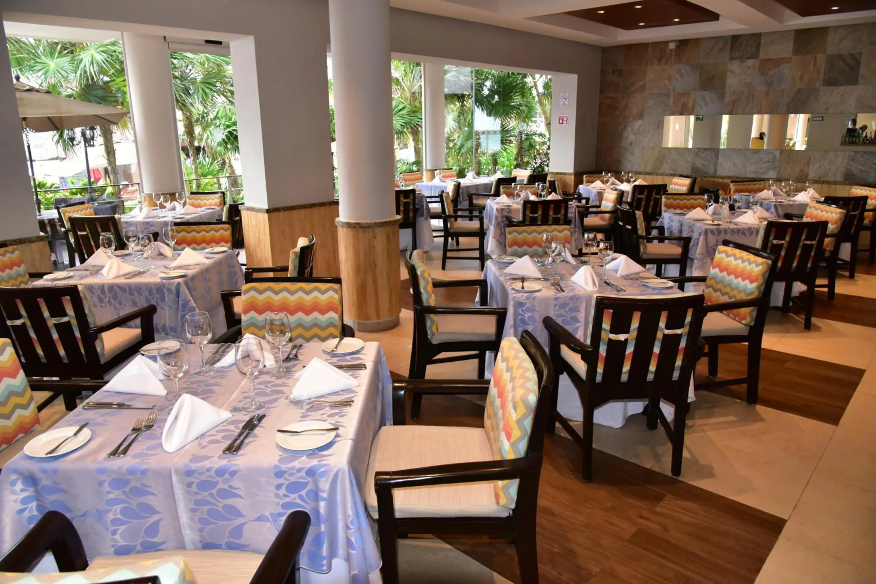 Buffet breakfast, Restaurant/Places to Eat in Sunset Fishermen Beach Resort - All Inclusive