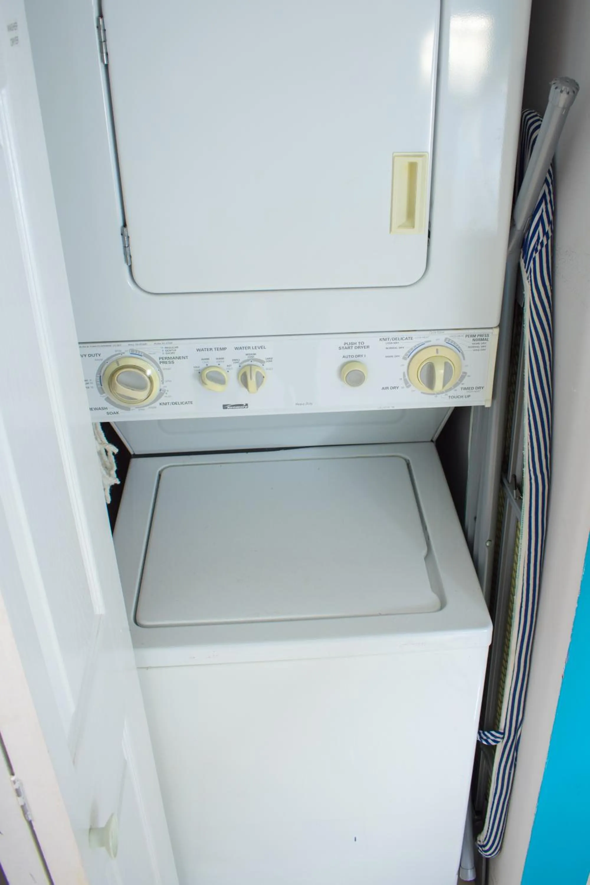 washing machine in Casa Alexandria Guest Apartment