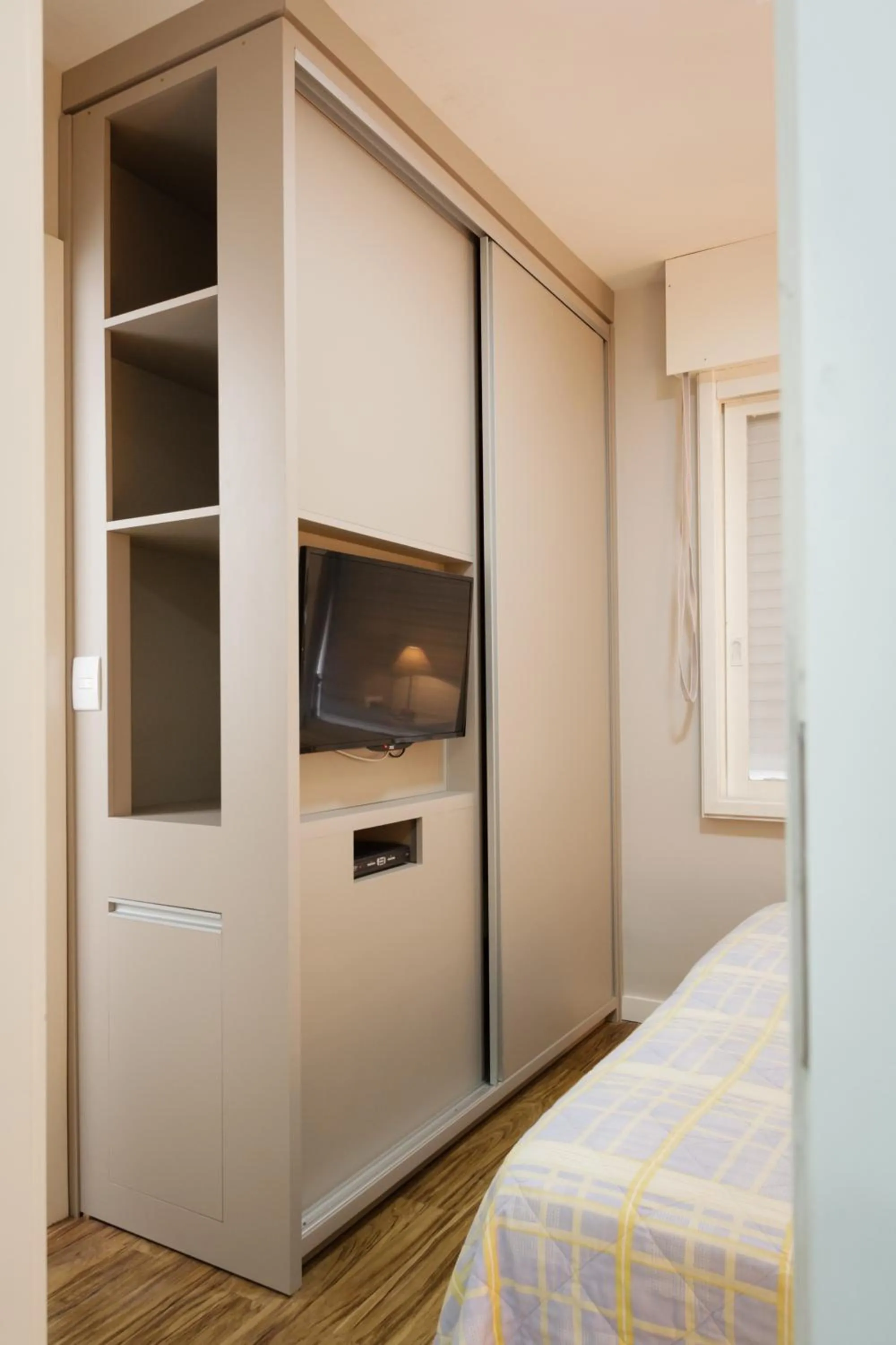 wardrobe, Bed in Apart Hotel Garibaldi