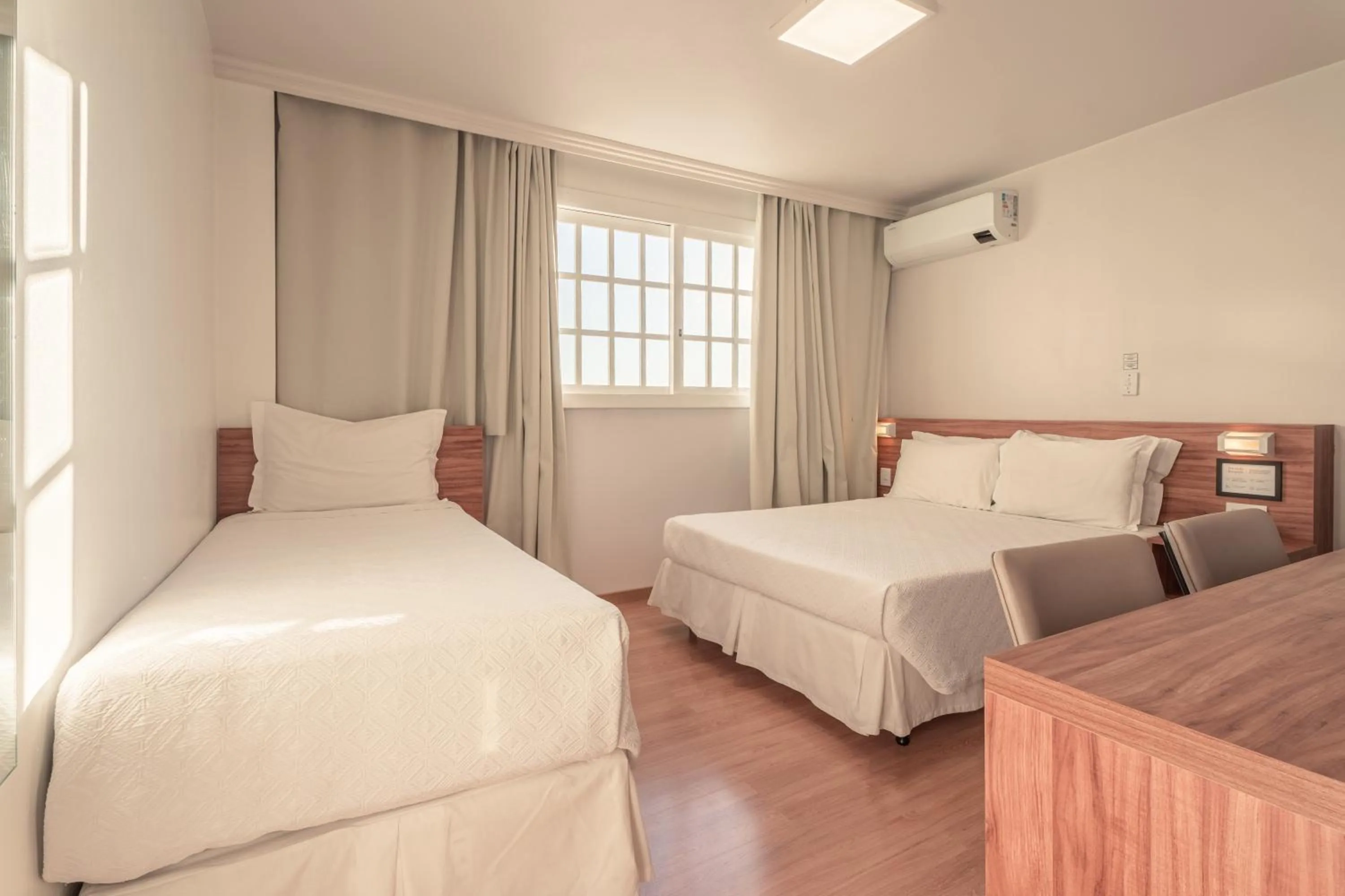 Bed in Hotel Mont Blanc