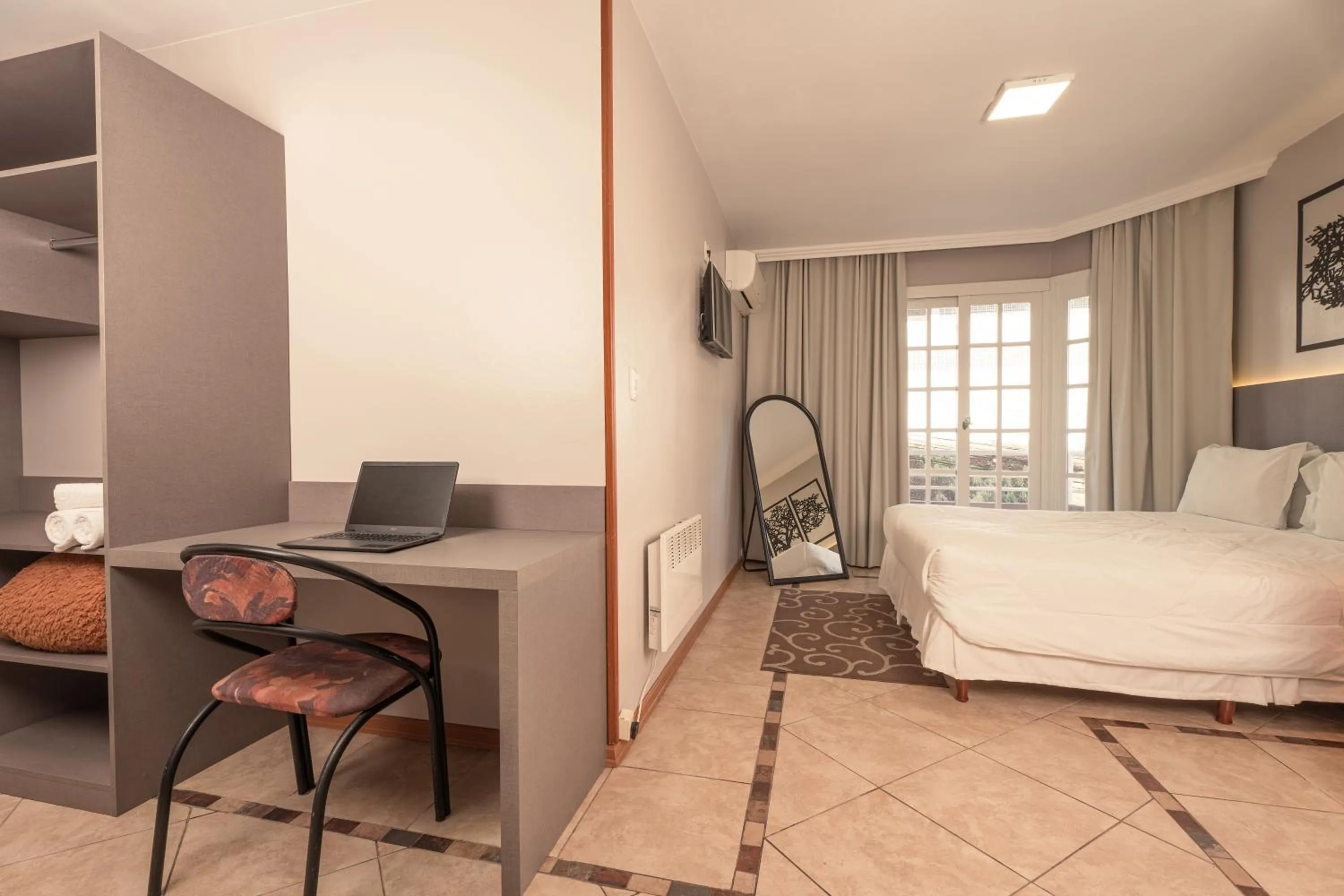 Bed in Hotel Mont Blanc