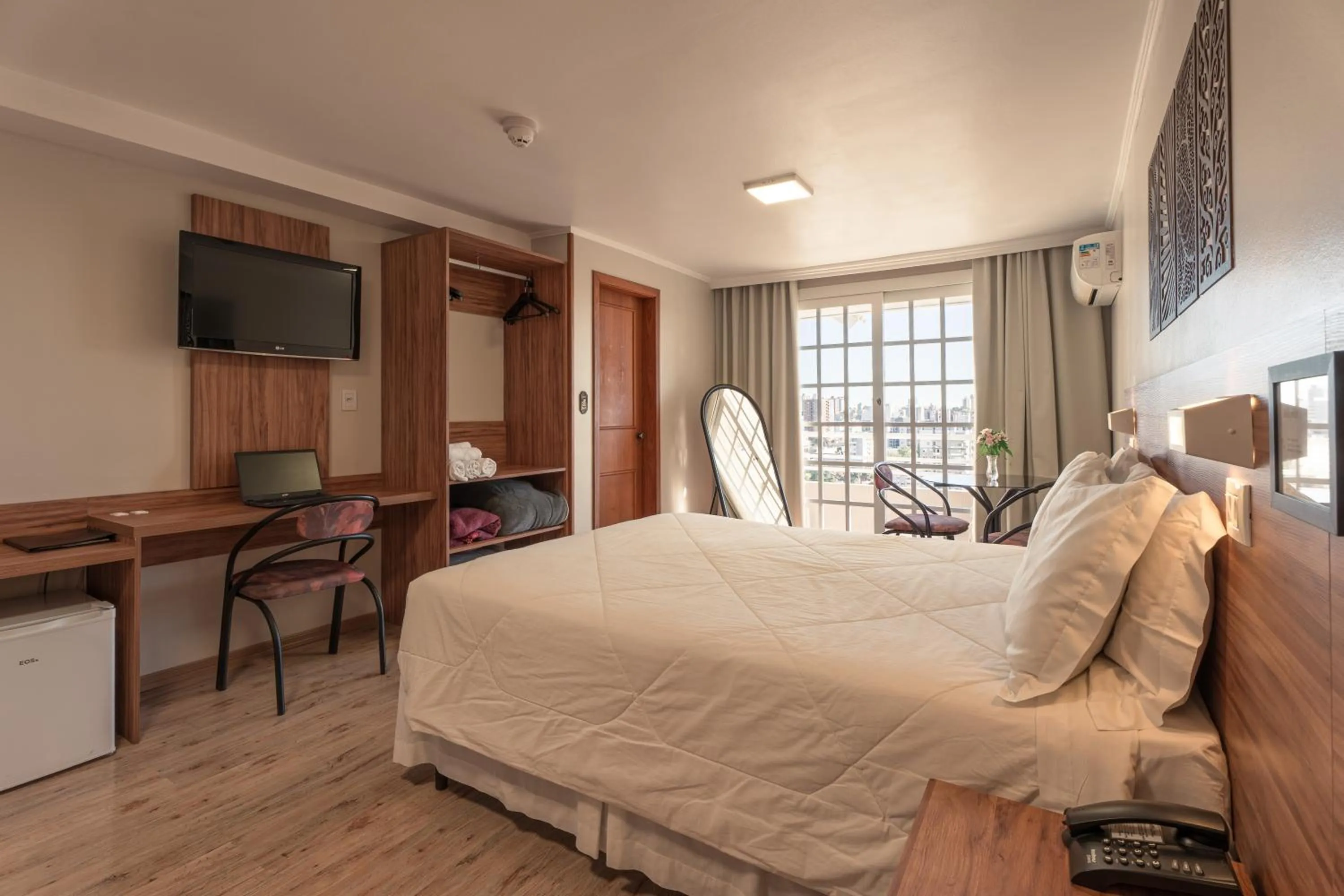 Bed in Hotel Mont Blanc