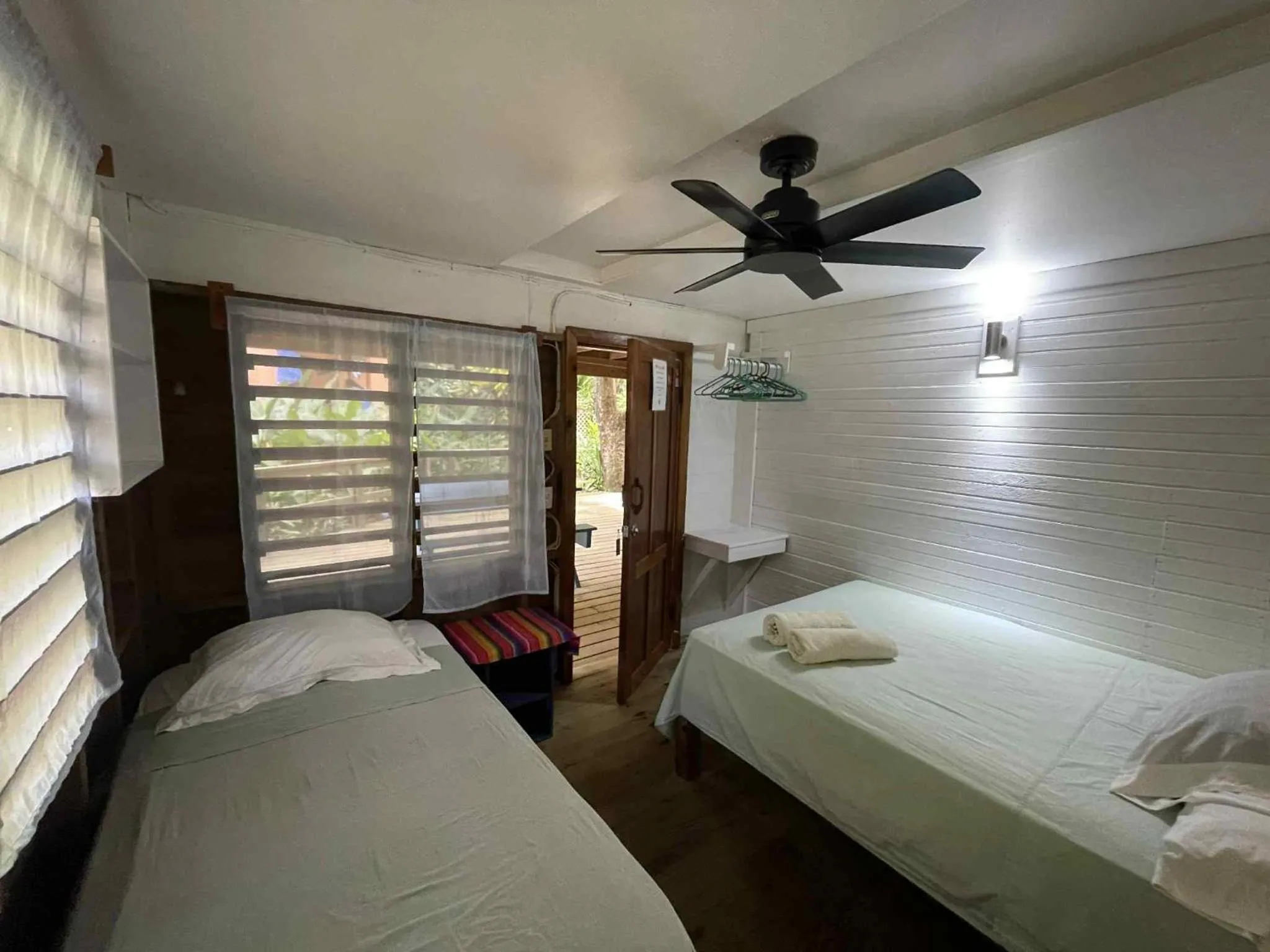 Photo of the whole room, Bed in Hotel Chillies and Native Sons Diving