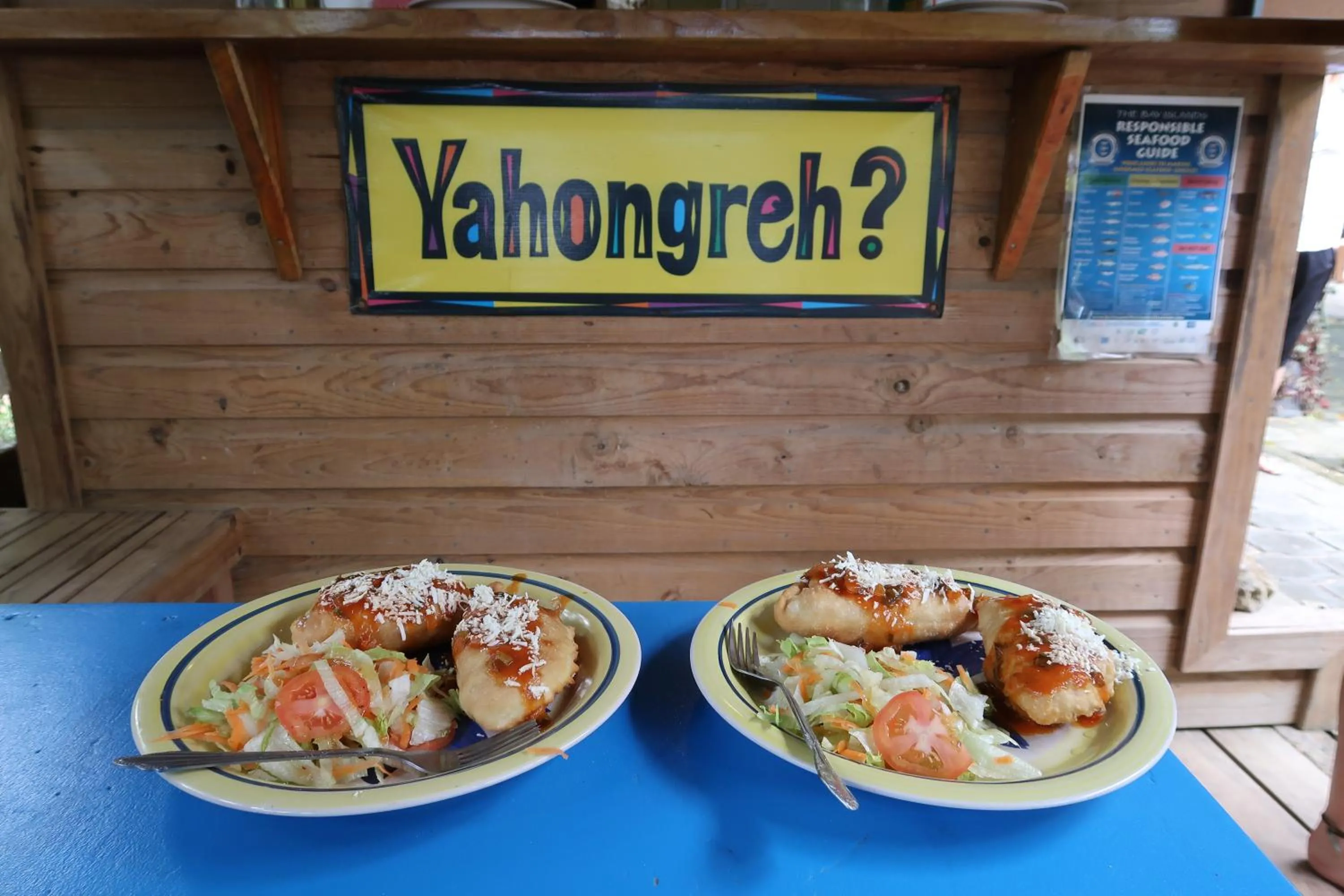 Restaurant/places to eat in Hotel Chillies and Native Sons Diving