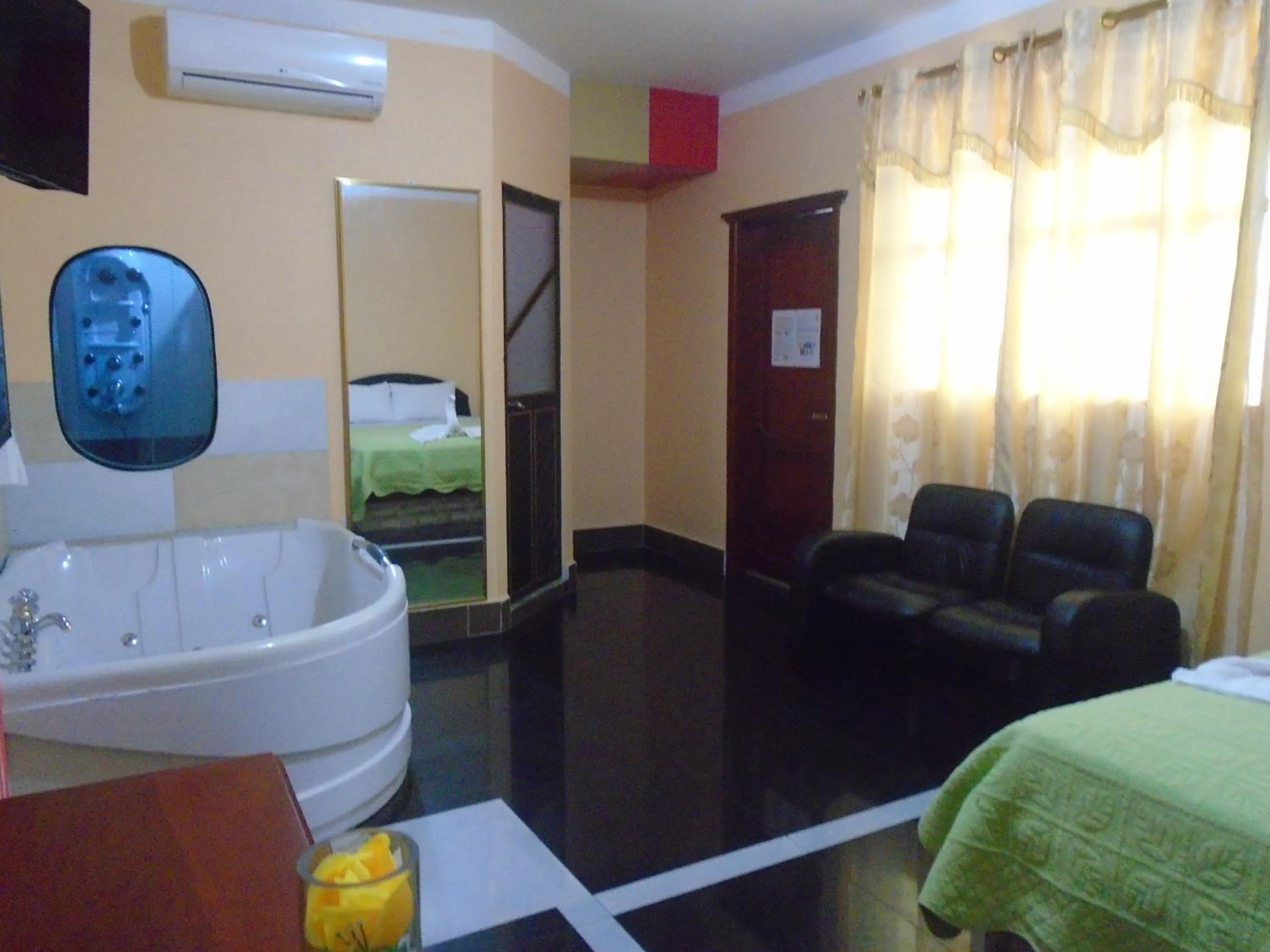 Photo of the whole room, Bed in Hotel Platinum Class