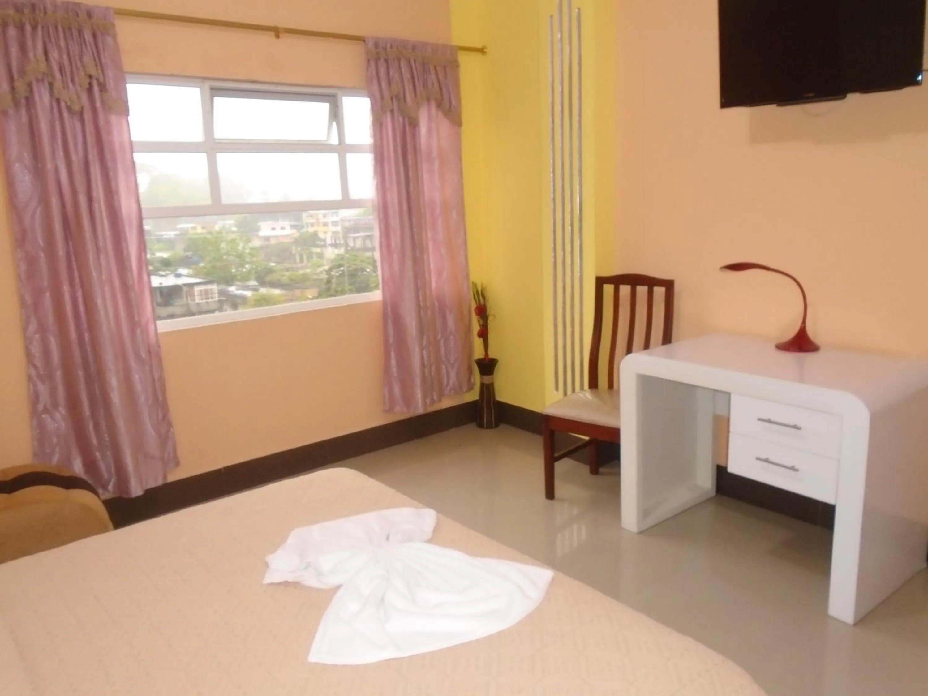 Bedroom, Bed in Hotel Platinum Class