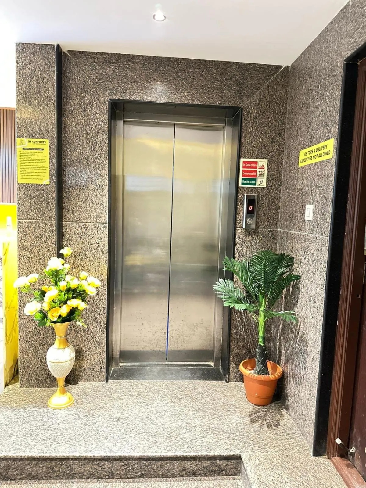 elevator in Hotel SM Stay INN