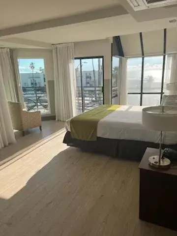 King Room with Sea View in Huntington Beach Inn King Room with Sea View in Huntington Beach Inn