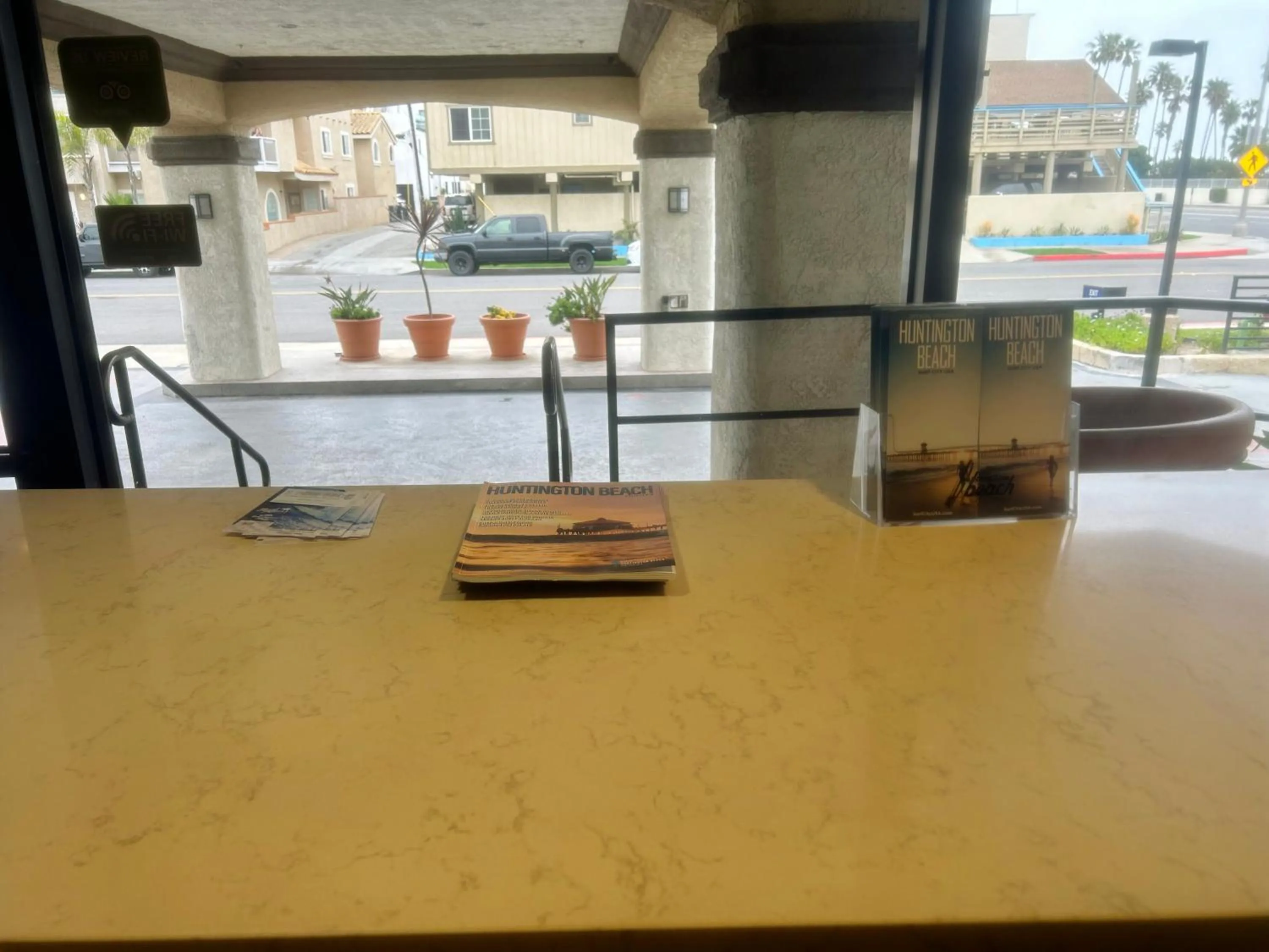 Lobby or reception in Huntington Beach Inn