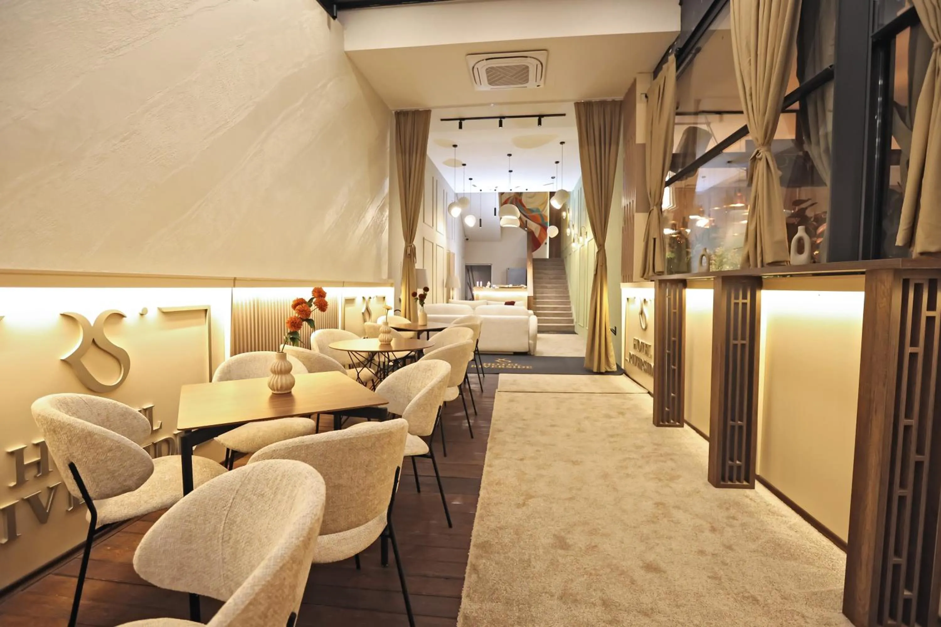 Lounge or bar in Hotel Riverside