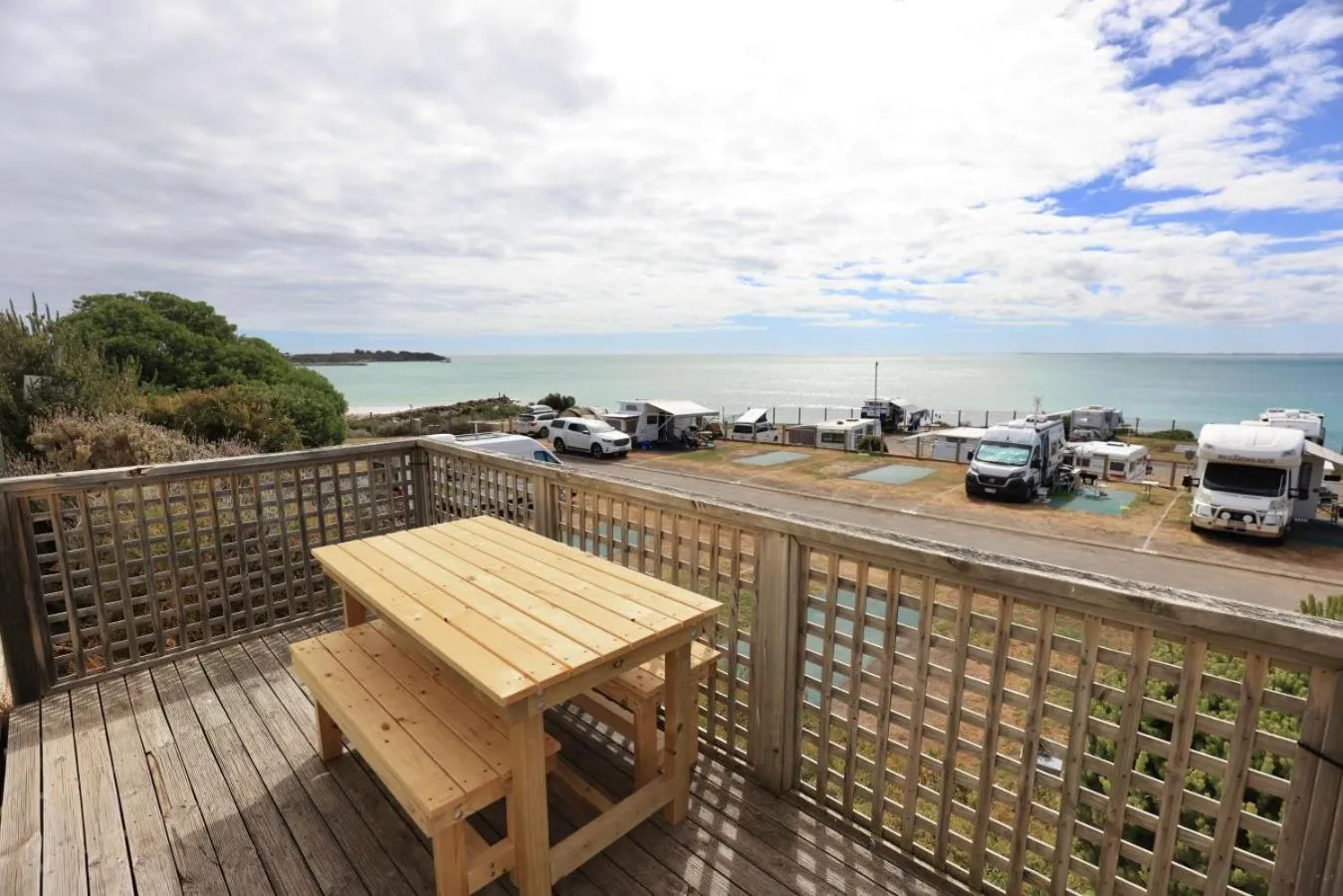 Balcony/Terrace in Sea Vu Caravan Park