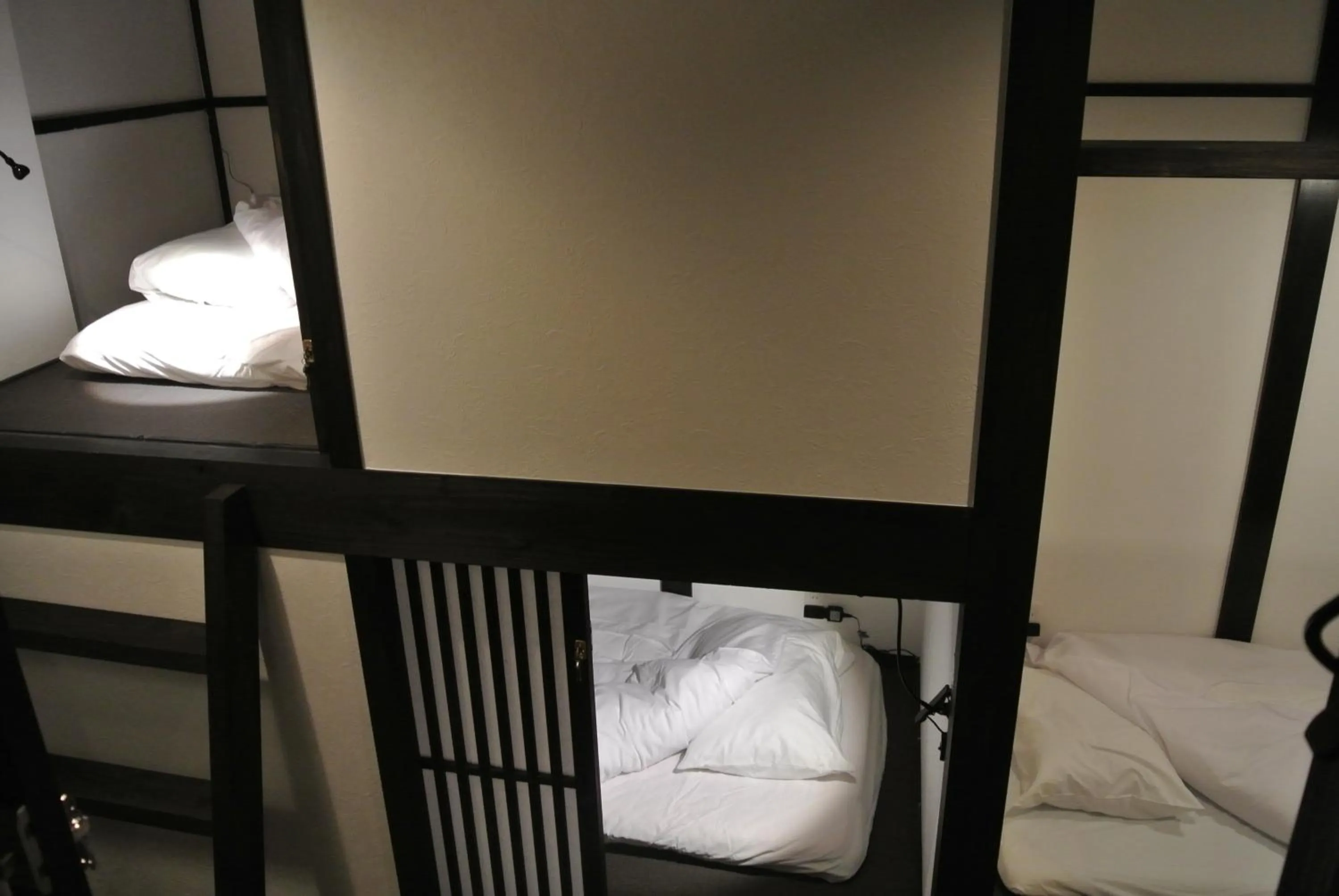 bunk bed, Bed in Yadoya