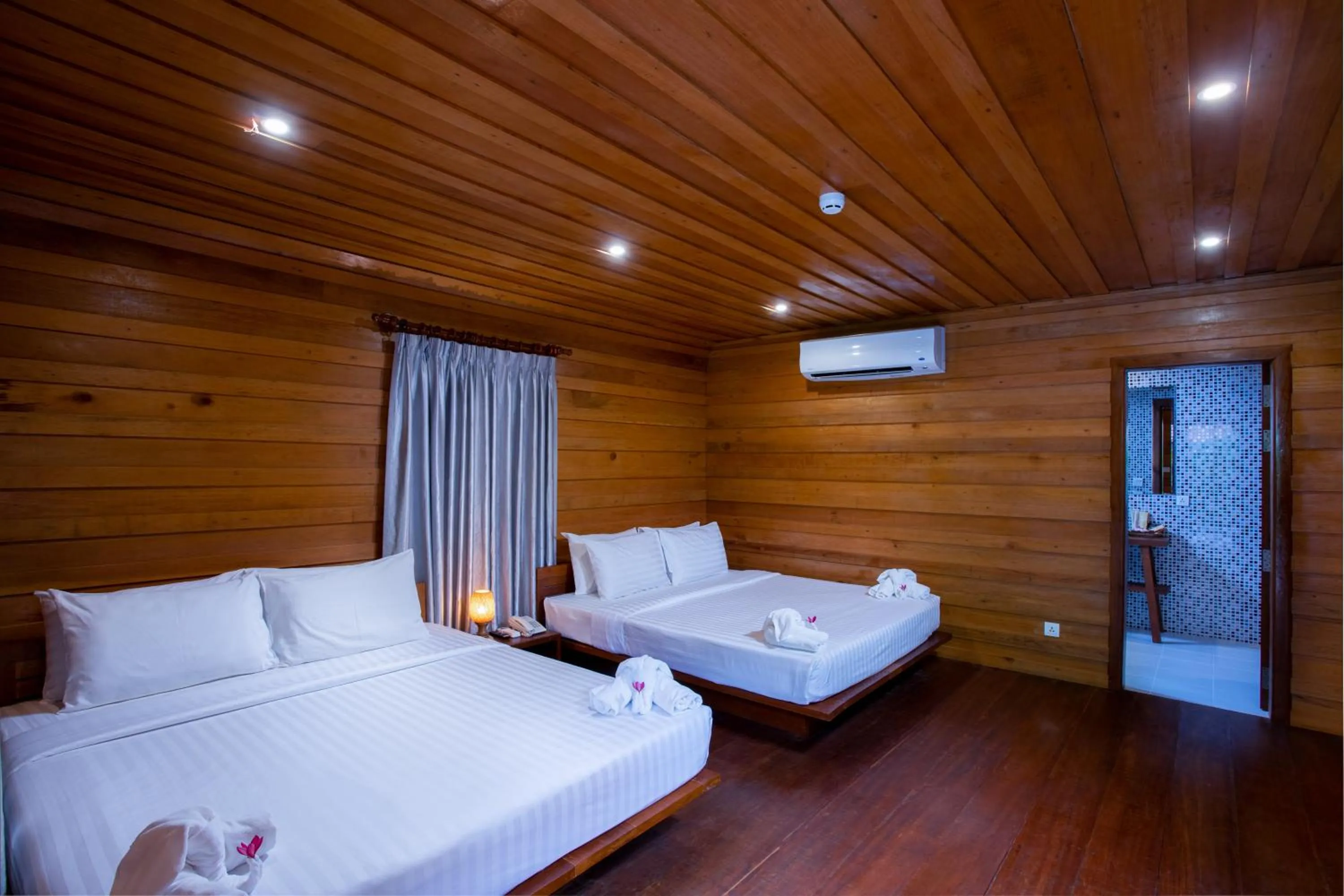 Photo of the whole room, Bed in Angkor Heart Bungalow