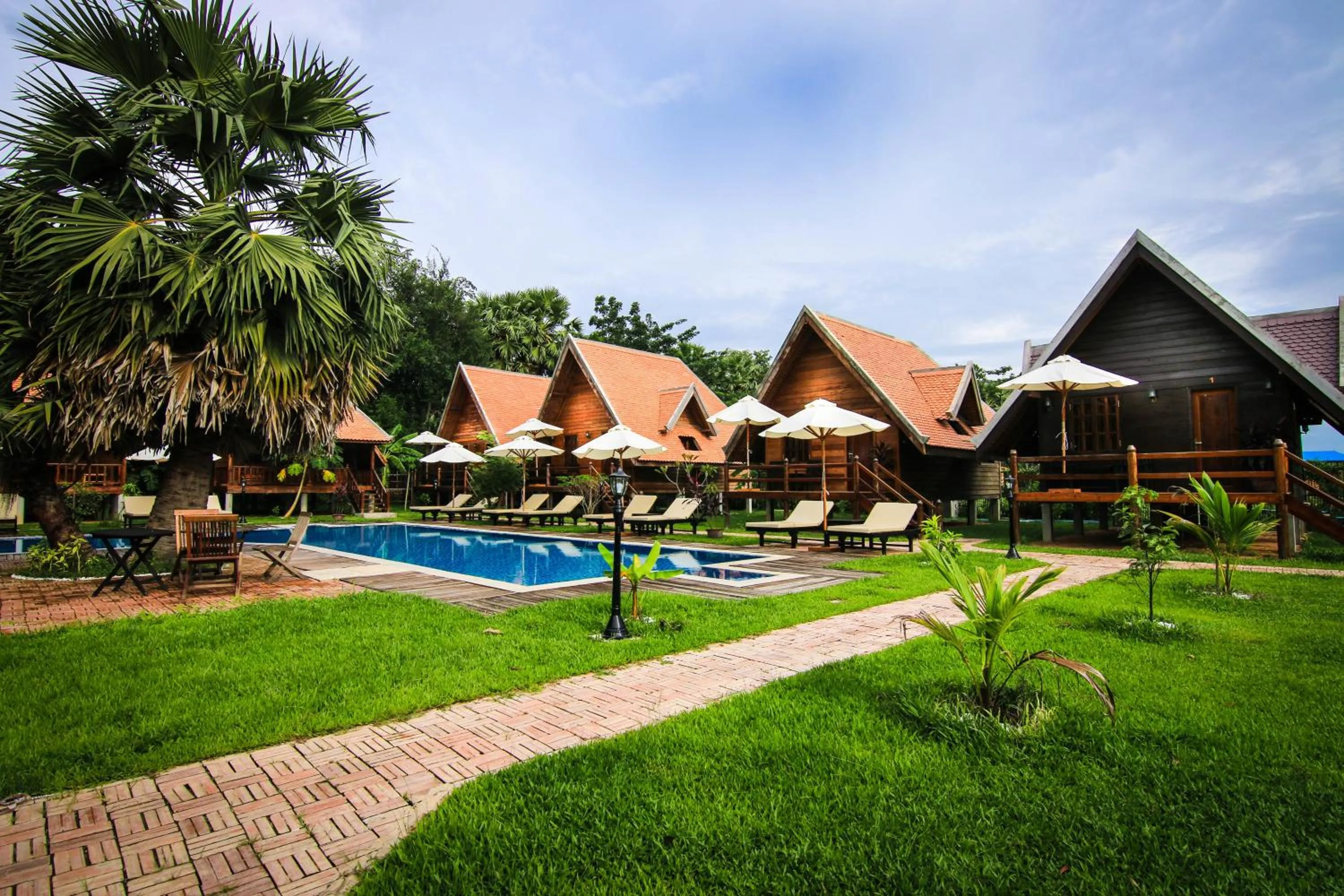Swimming pool in Angkor Heart Bungalow