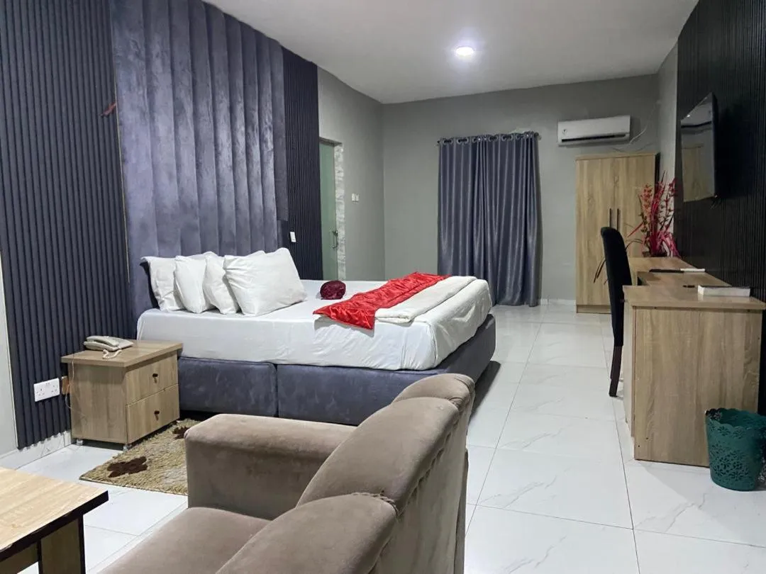 Bed in Leadwort Hotel