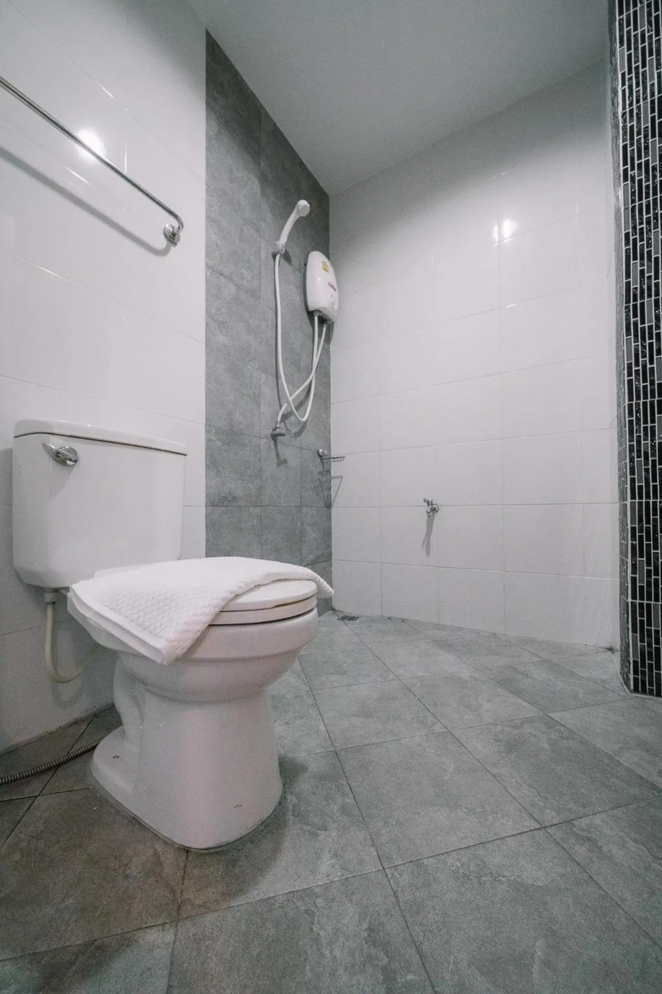 Shower in Sukhothai Garden