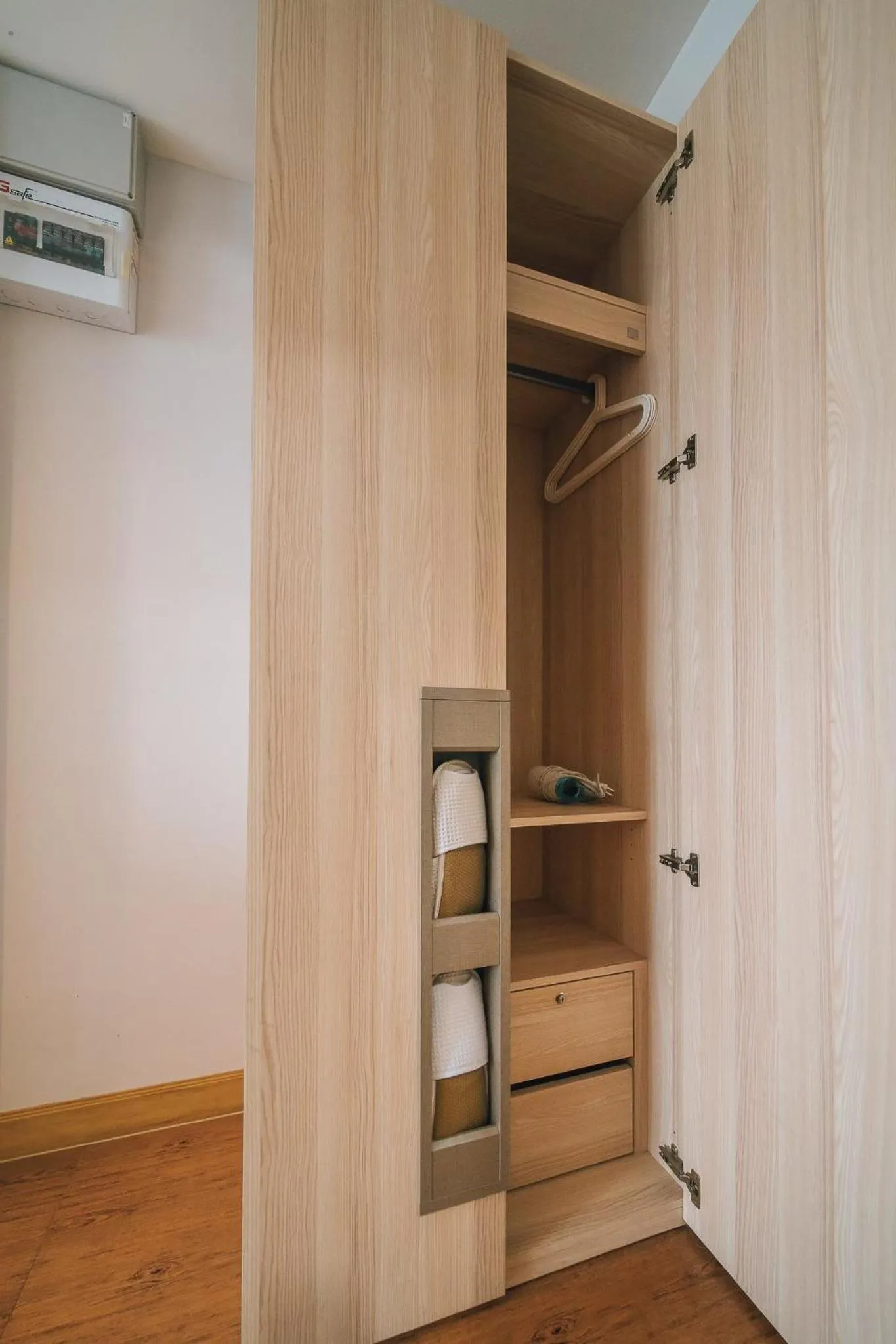 wardrobe in Sukhothai Garden