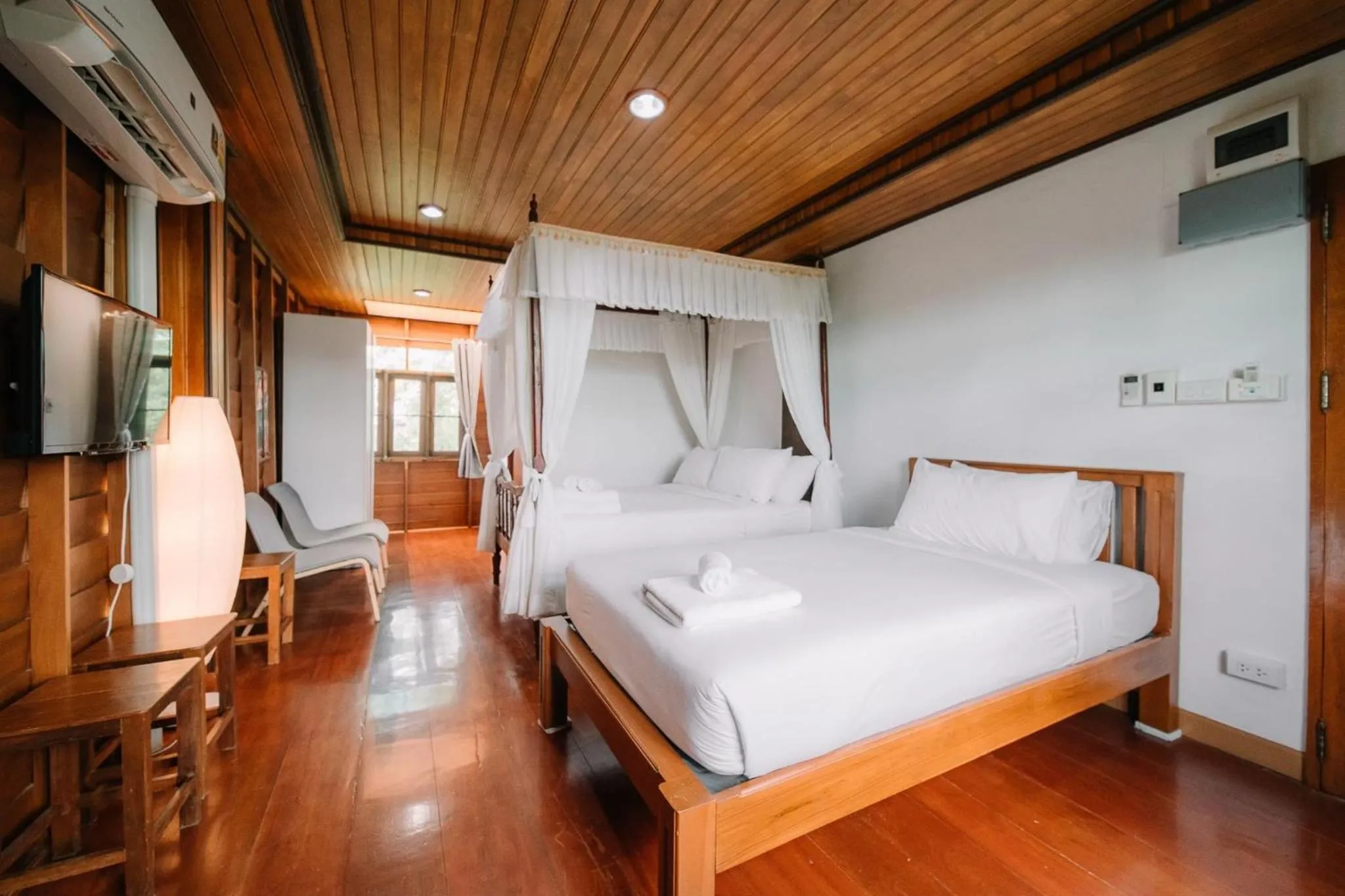 Photo of the whole room, Bed in Sukhothai Garden