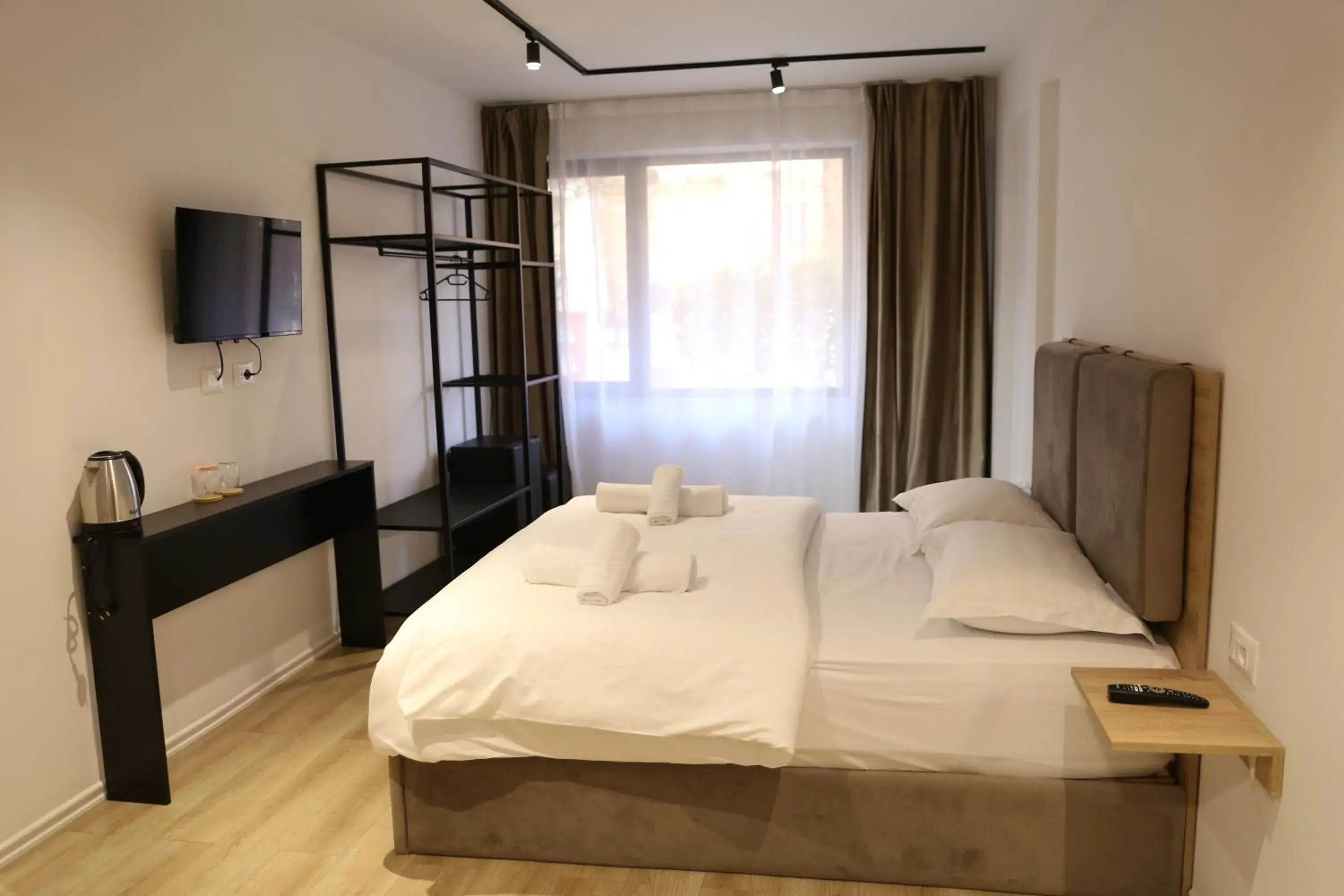 Deluxe Double Room in Noon Central Hotel Deluxe Double Room in Noon Central Hotel