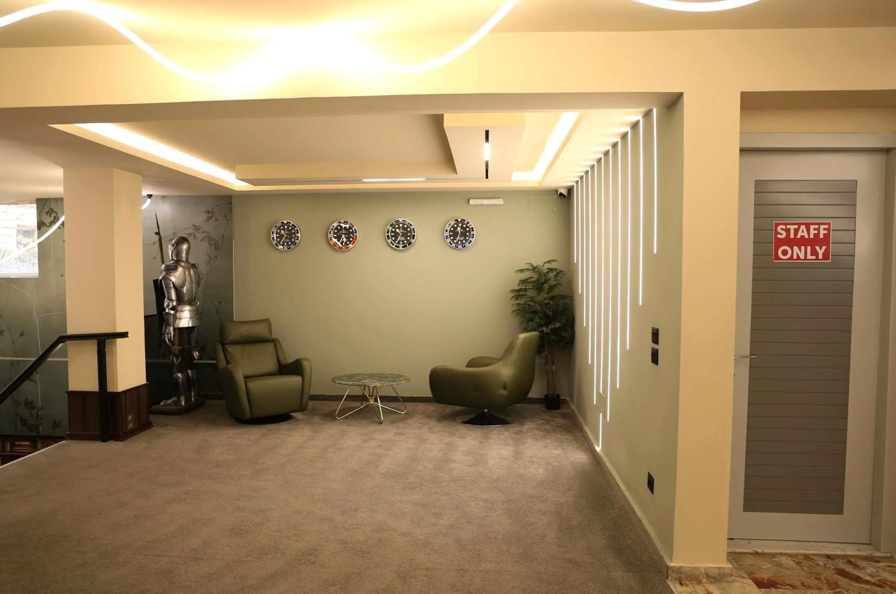 Noon Central Hotel