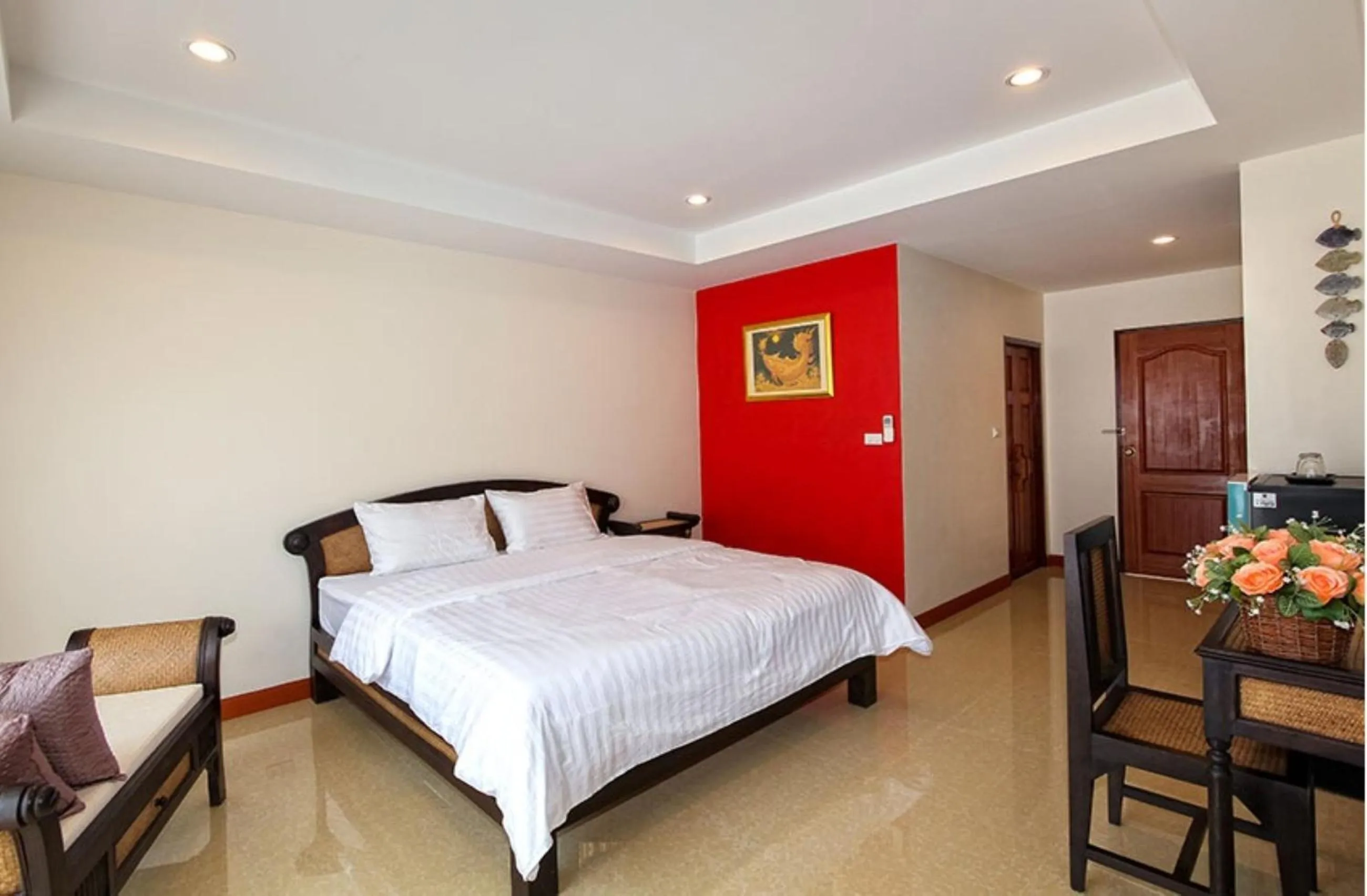 Photo of the whole room, Bed in Takanta Place