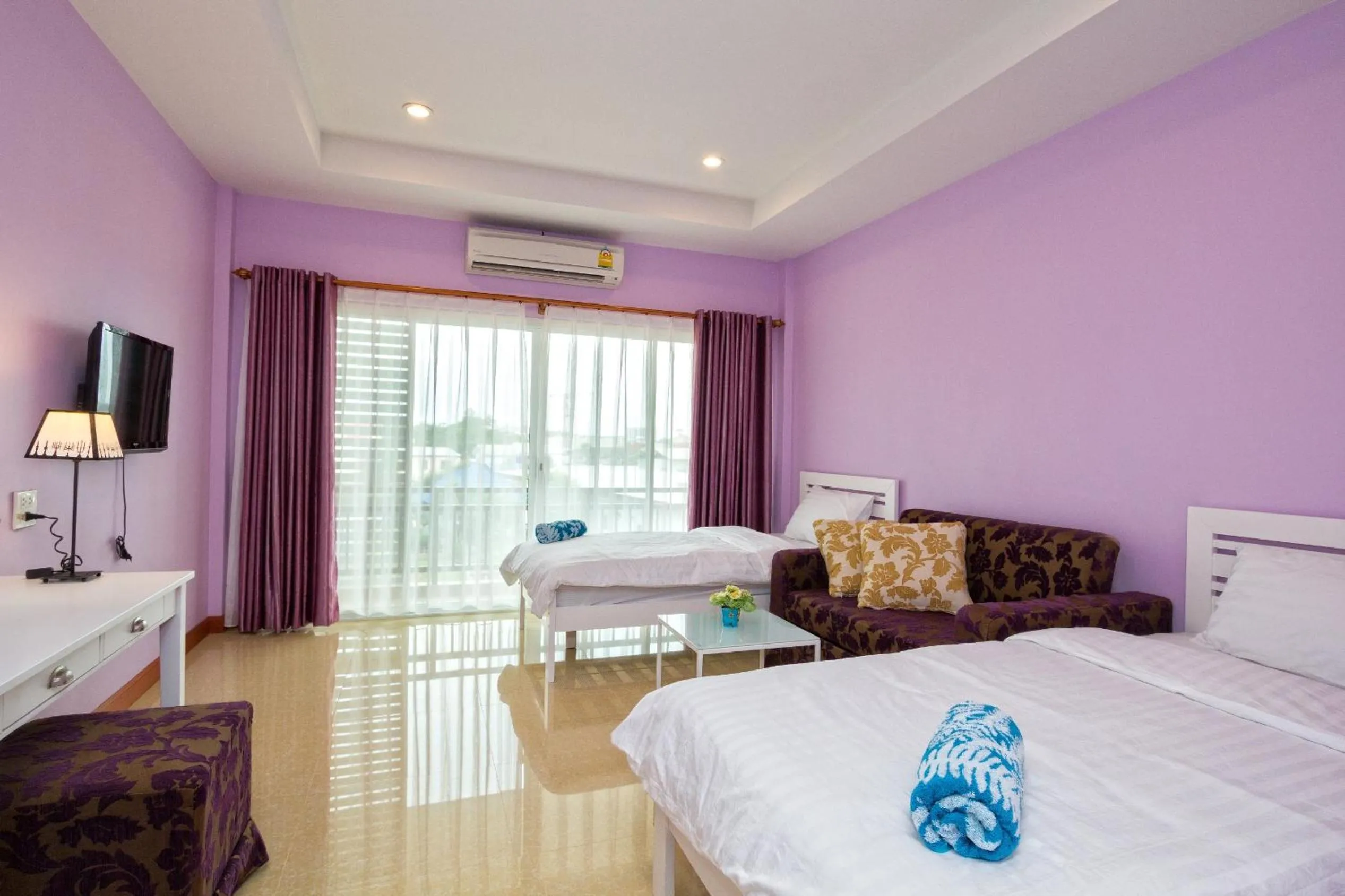 Bed in Takanta Place