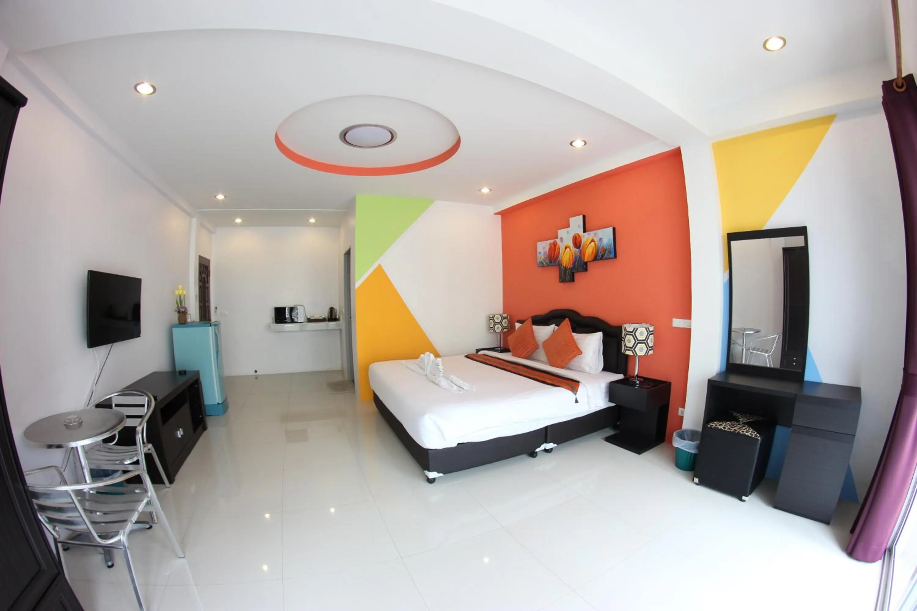 Photo of the whole room, Bed in Tulip Inn