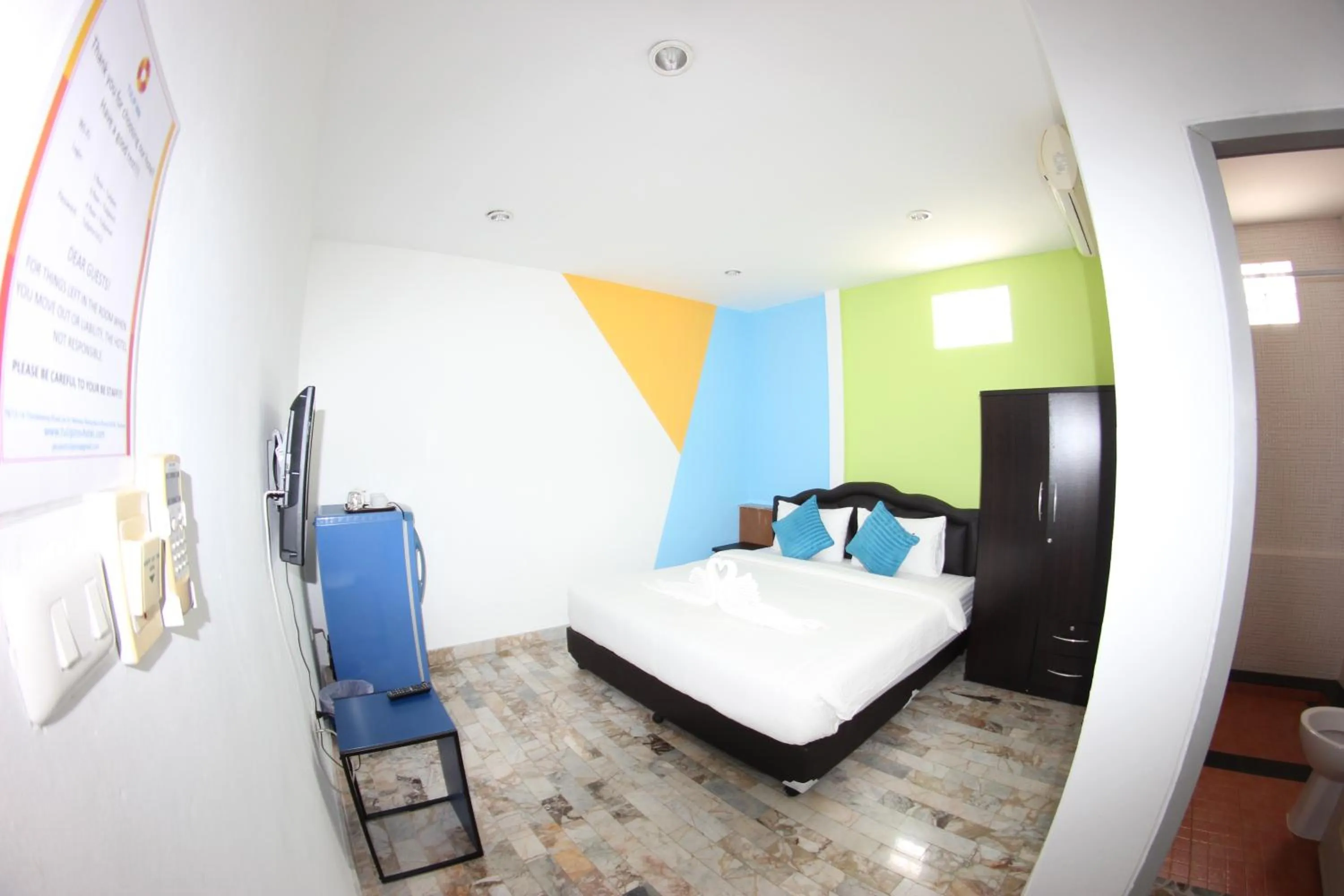 Photo of the whole room, Bed in Tulip Inn