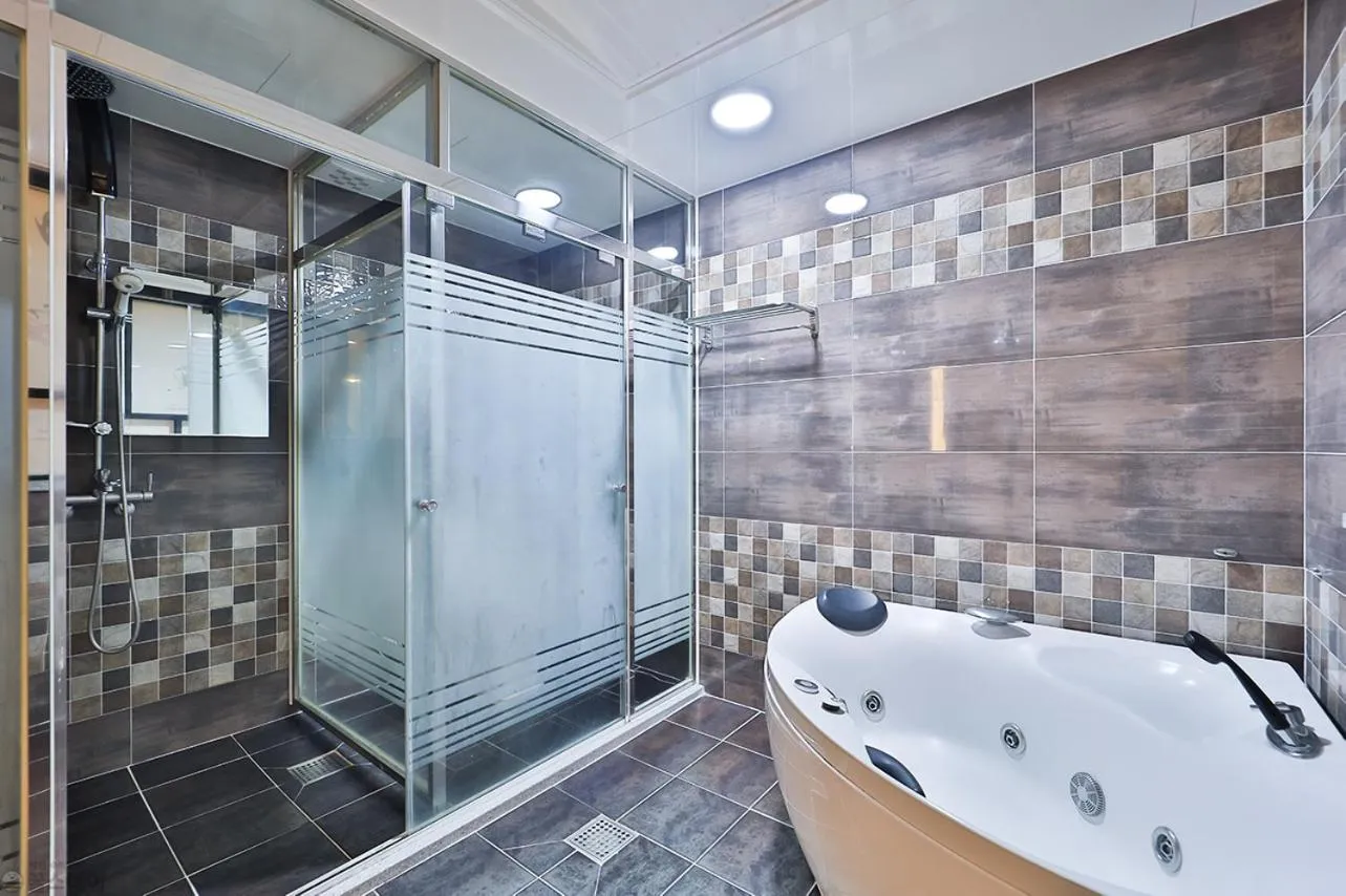 Bathroom in Time Hotel