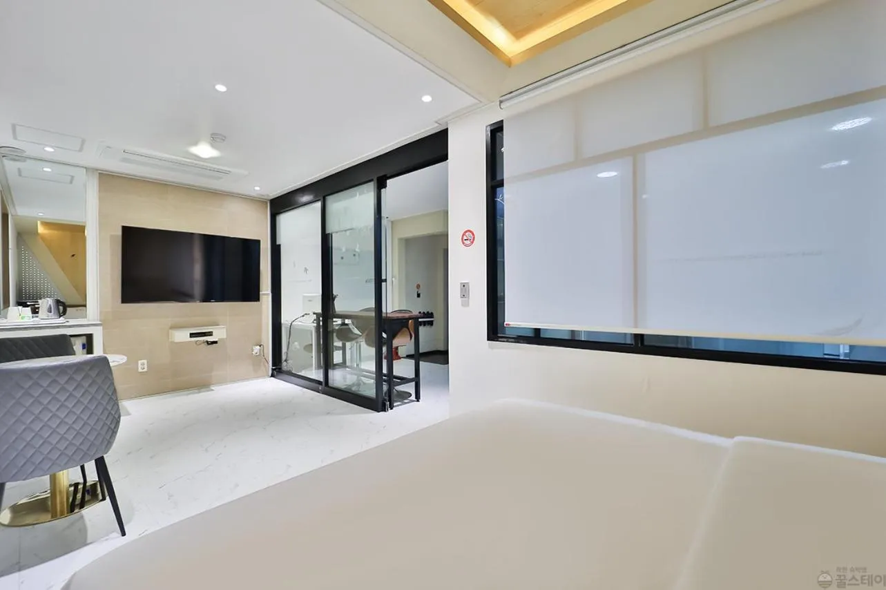 Bedroom, Bed in Time Hotel