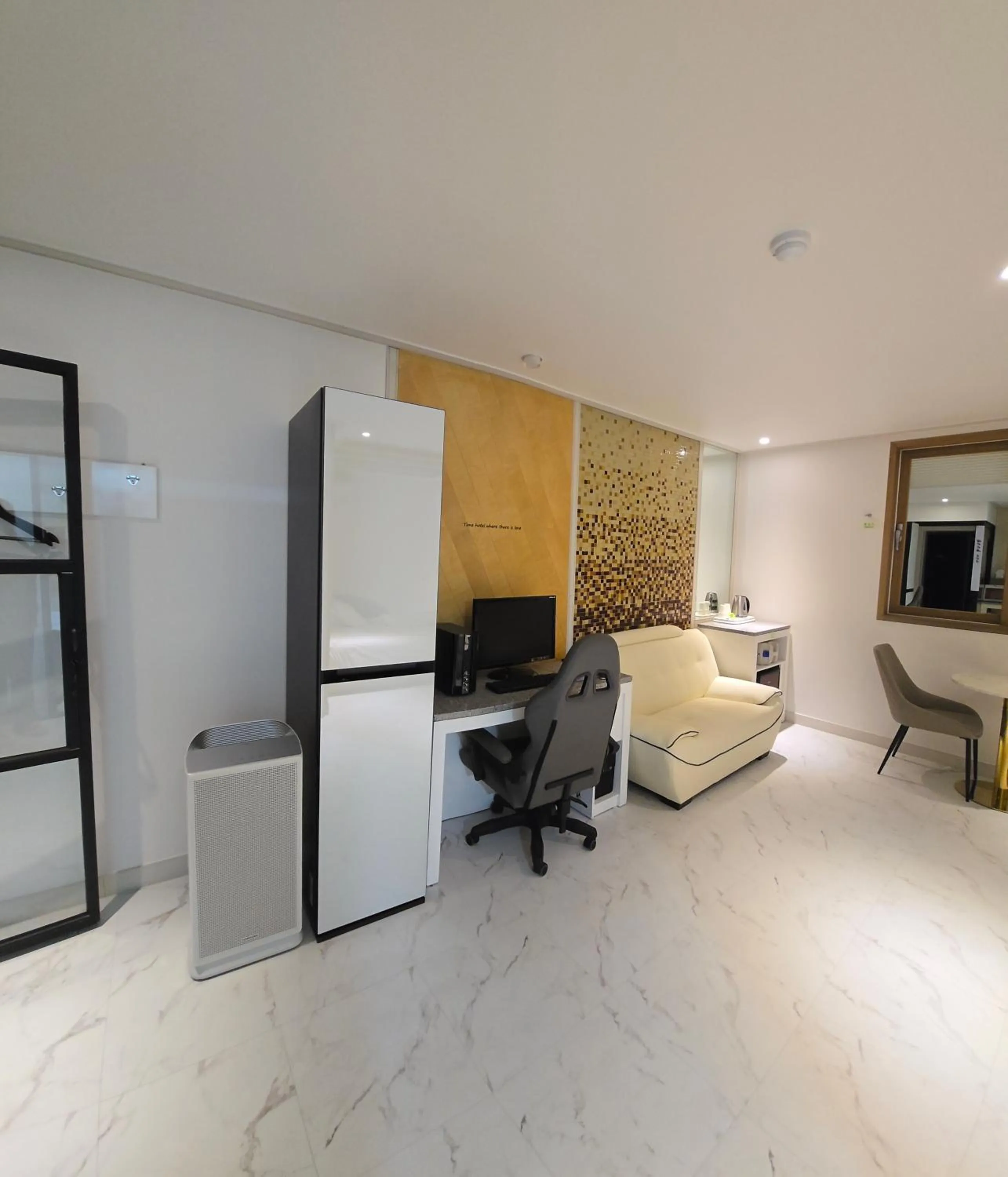 Property building, Bed in Time Hotel