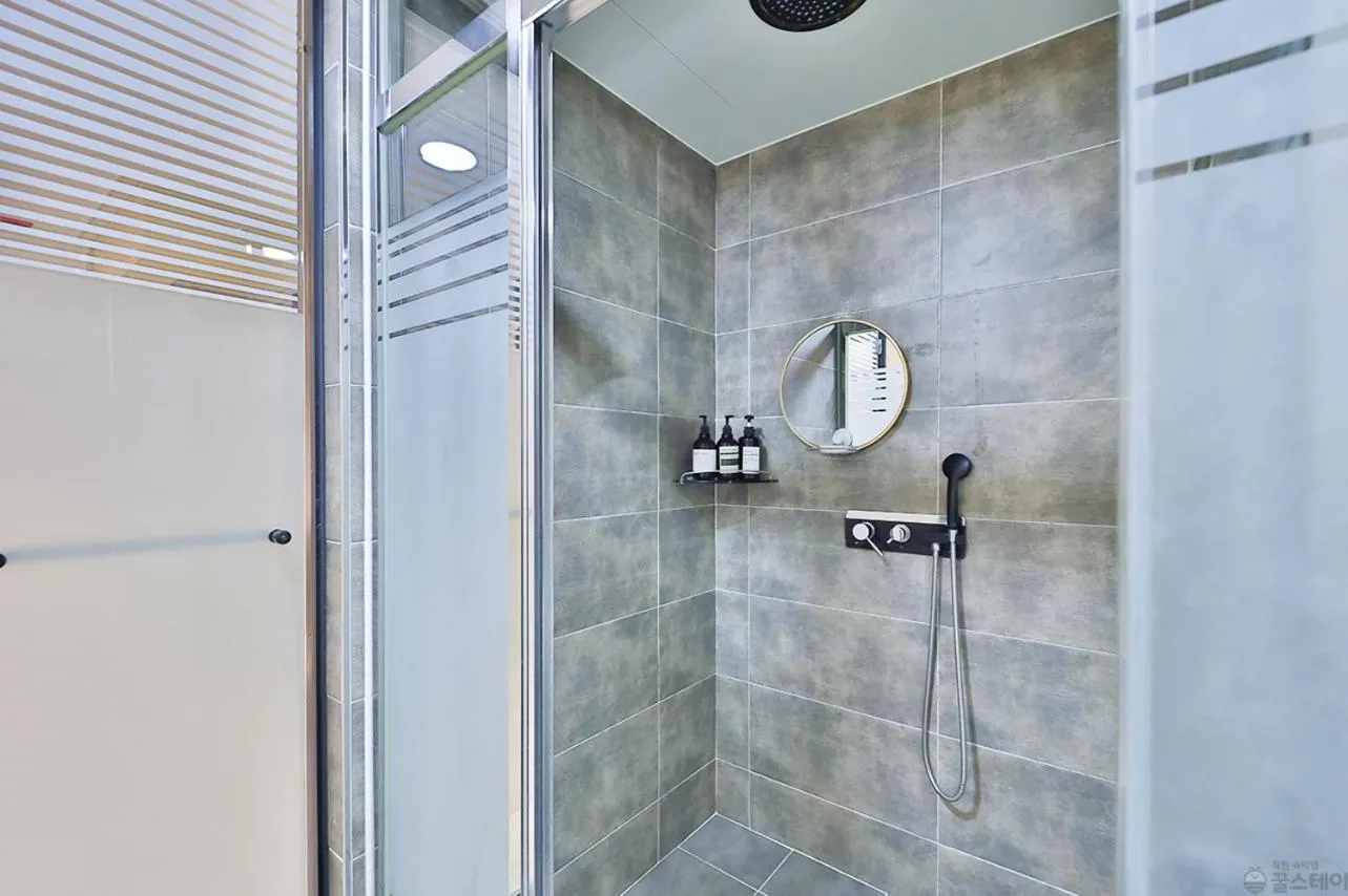 Shower in Time Hotel