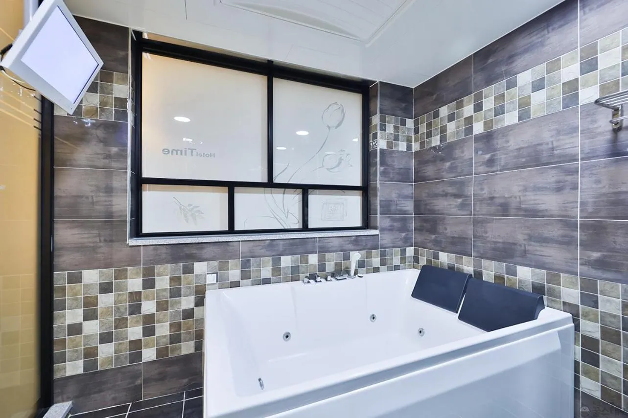 Bathroom in Time Hotel