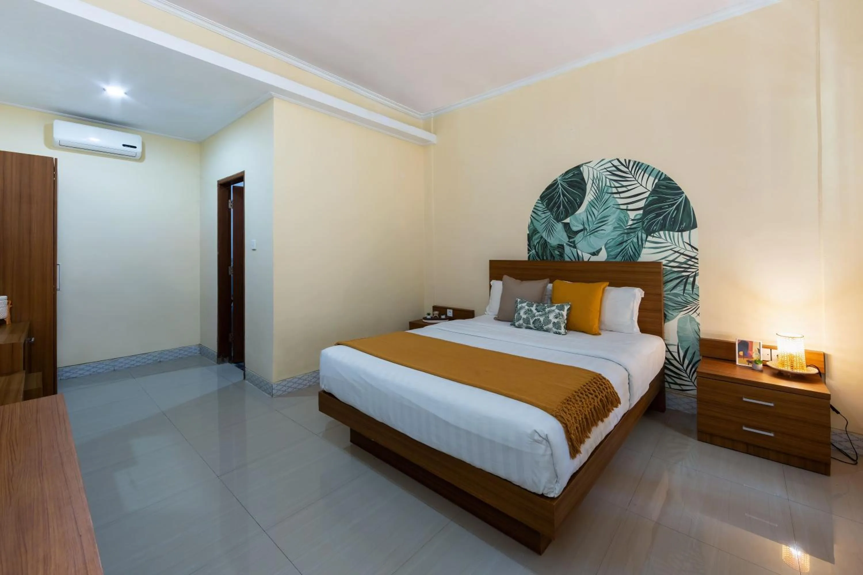 Bed in Cove Raddeyapa